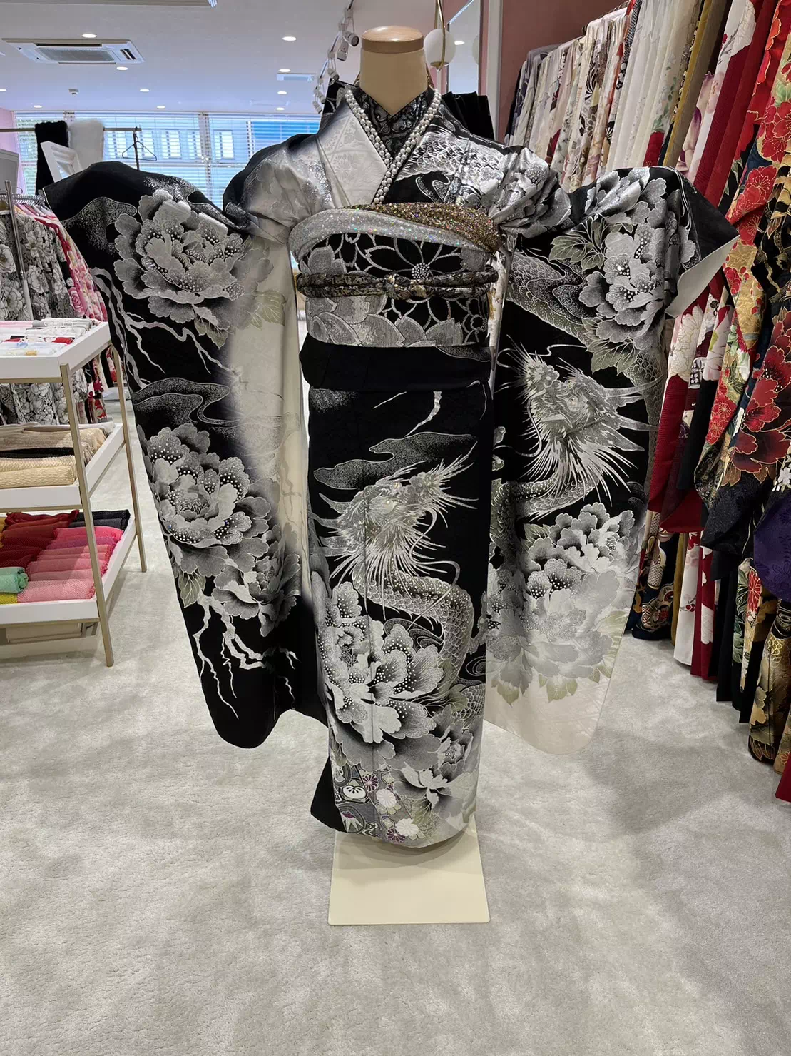 TAKAZEN姫路店　姫路市　成人式　卒業式　袴　振袖　イマドキ振袖　高砂市　加古川市　キラキラ　龍　カッコイイ