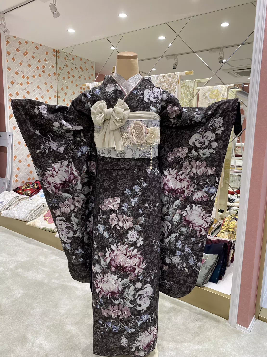 TAKAZEN姫路店　加古川市　高砂市　たつの市　岡山市　振袖レンタル　人気振袖　姫路市　成人式　卒業式　袴　振袖　イマドキ振袖　香音　