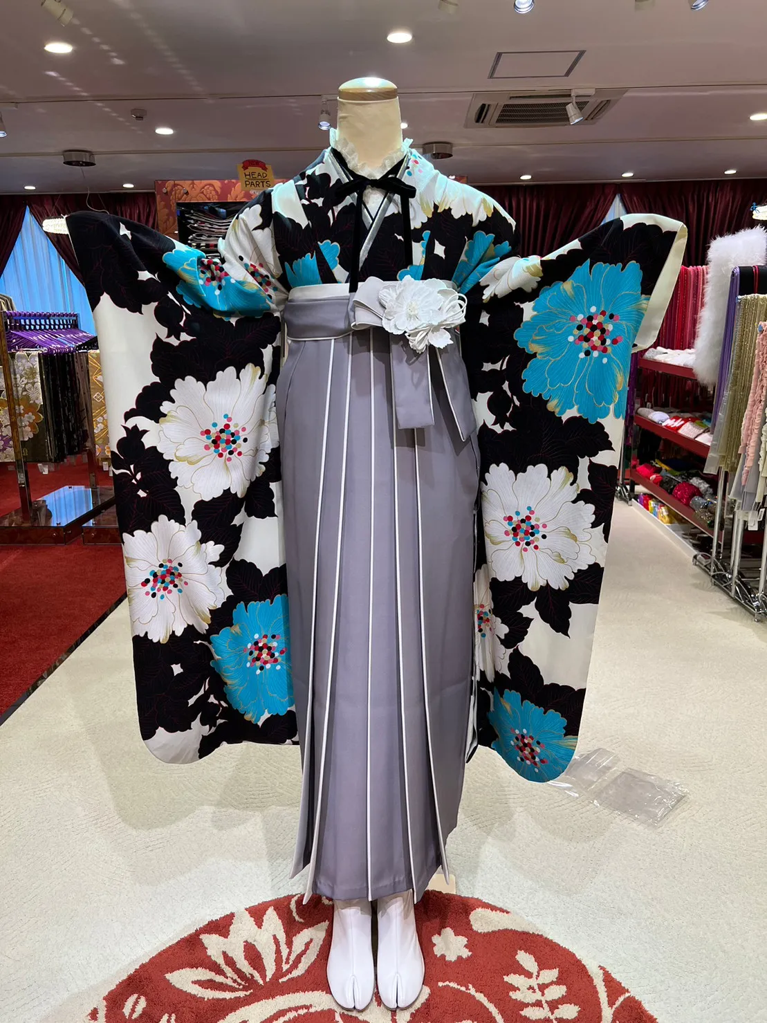 袴レンタル　イマドキ　くすみ　白　ブラウン
