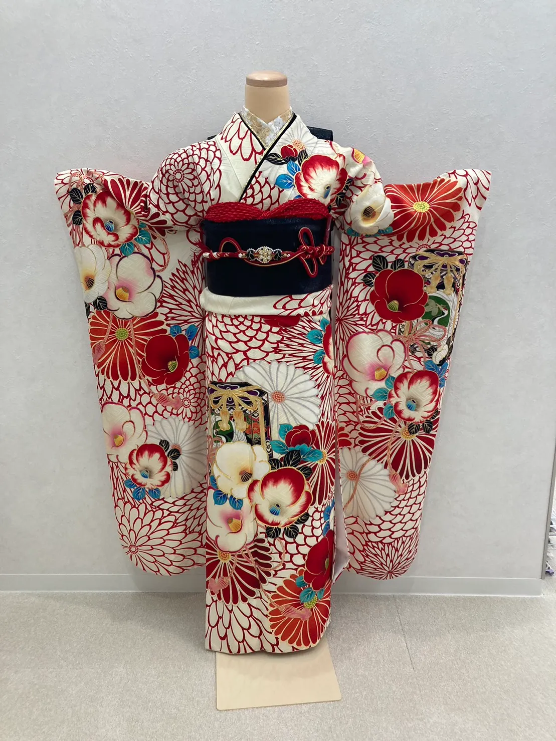 振袖レンタル　奈良　橿原　かわいい　おしゃれ　個性派　かわいい　かっこいい　くすみ　イマドキ　