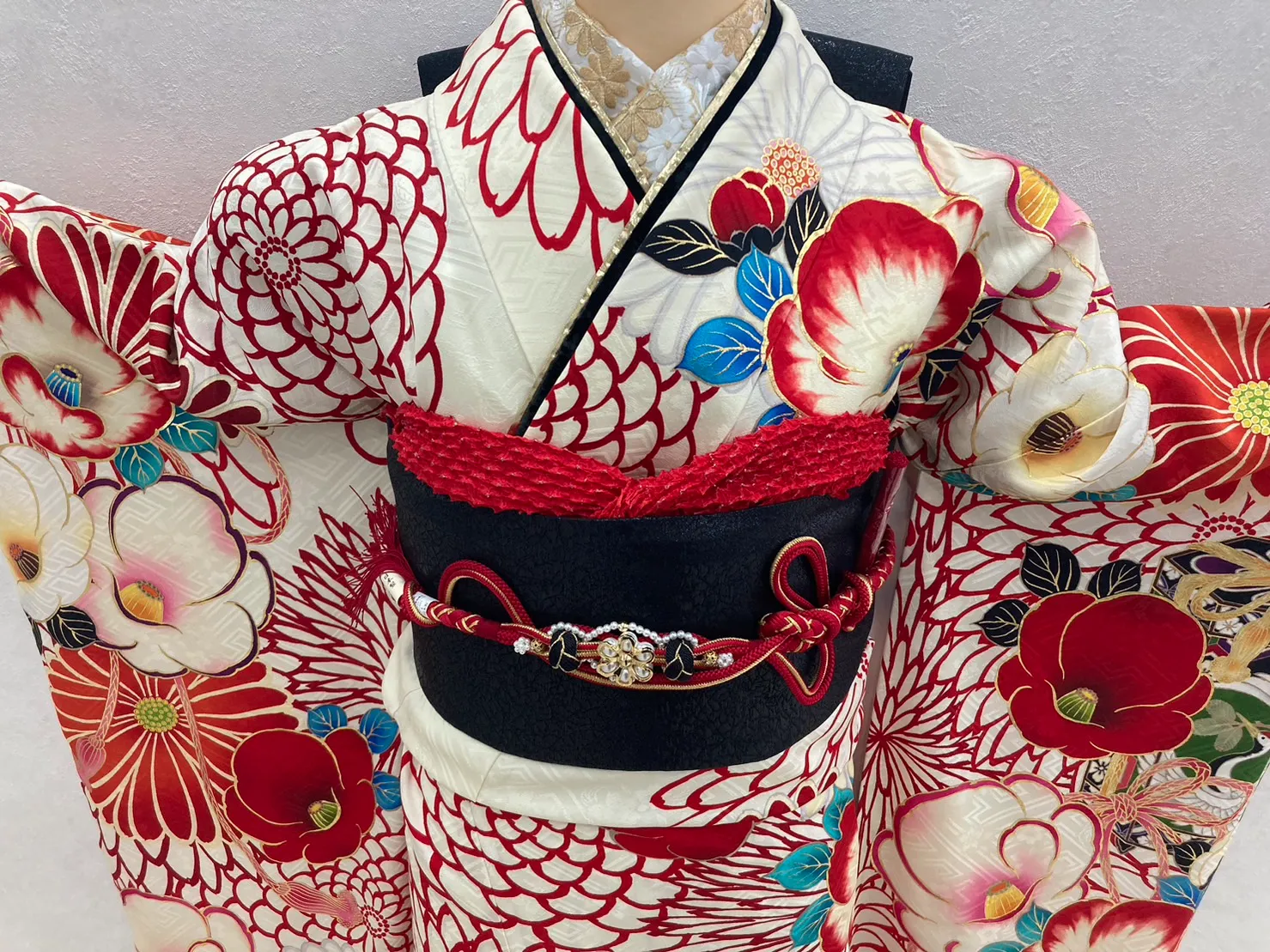 振袖レンタル　奈良　橿原　かわいい　おしゃれ　個性派　かわいい　かっこいい　くすみ　イマドキ　