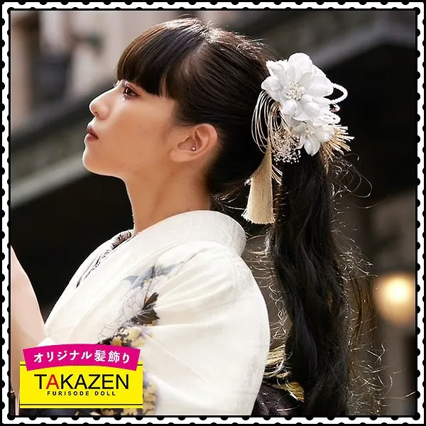 髪飾り　通販可　販売　購入　可愛い　成人式　卒業式　ヘアアレンジ　ヘアセット　ヘアアクセサリー　白　サイズ小さめ　ヴィンテージ　小ぶり　大人っぽい
