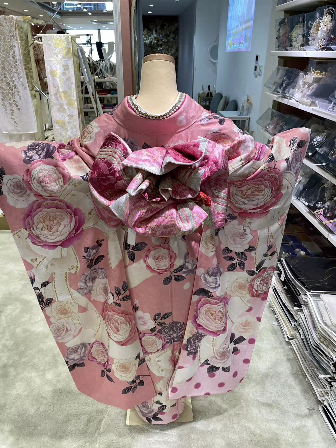 TAKAZEN姫路店　高砂市　加古川市　たつの市　人気振袖　振袖レンタル 姫路市　成人式　卒業式　袴　振袖　イマドキ振袖　香音　