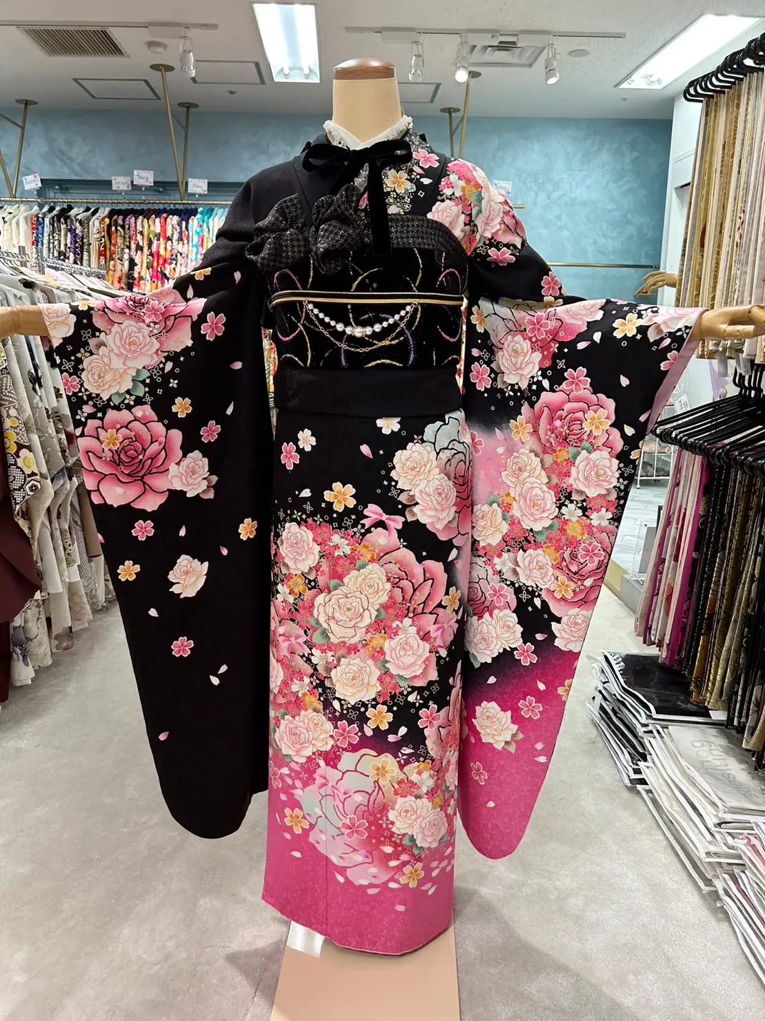 振袖　レンタル　かわいい　黒　ピンク　イマドキ