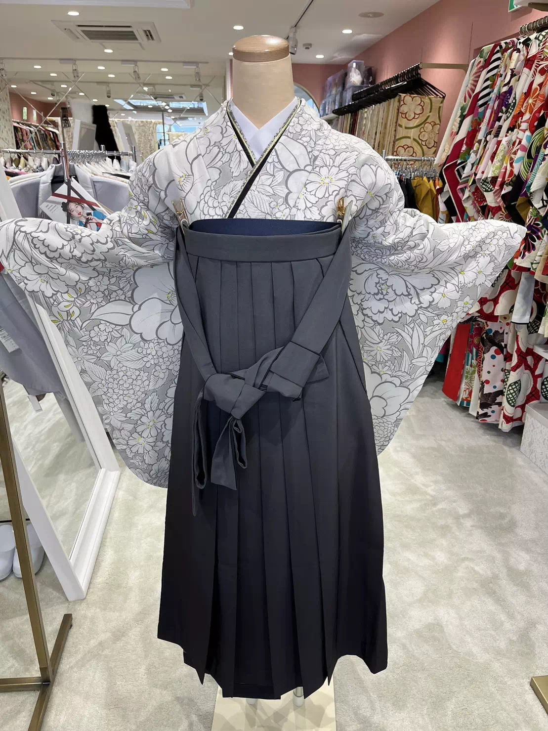 TAKAZEN姫路店　加古川市　高砂市　人気振袖　振袖レンタル　姫路市　成人式　卒業式　袴　振袖　イマドキ振袖　くすみ
