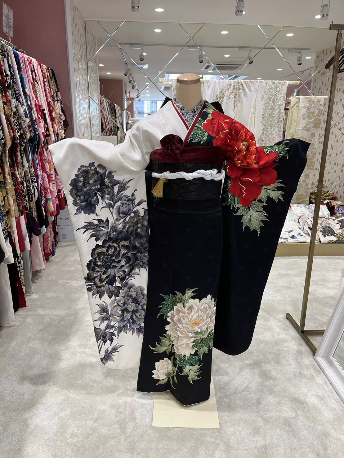 TAKAZEN姫路店　加古川市　高砂市　人気振袖　振袖レンタル　姫路市　成人式　卒業式　袴　振袖　イマドキ振袖　ヴィンテージスタイル　かっこいい