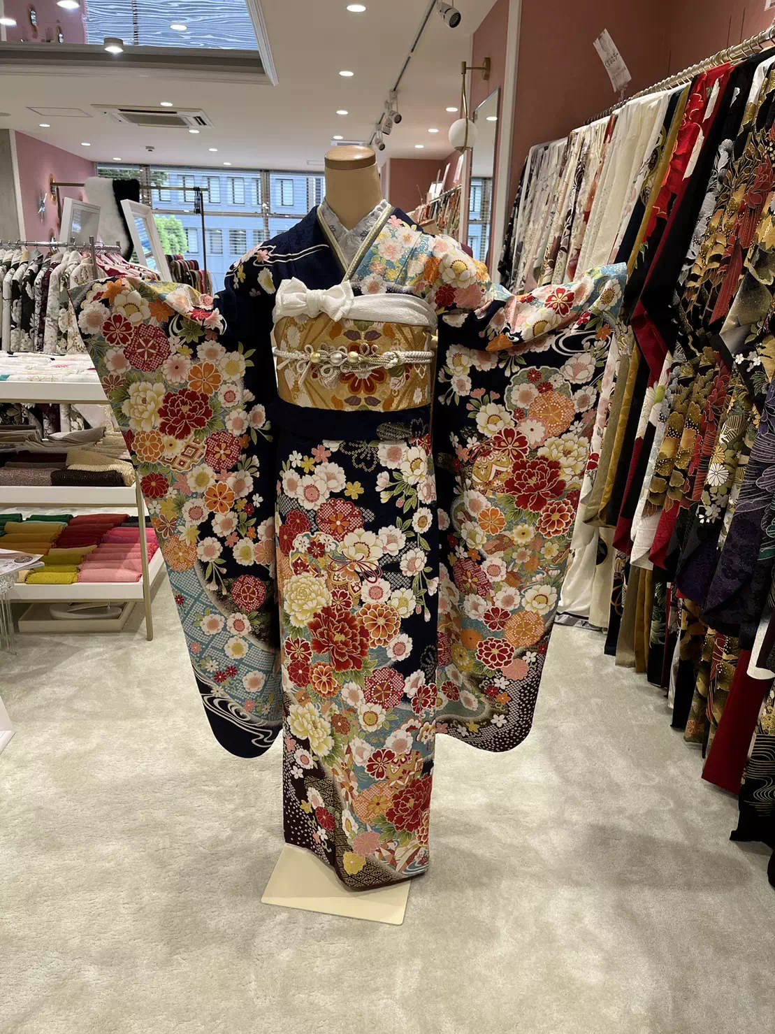 TAKAZEN姫路店　加古川市　高砂市　人気振袖　振袖レンタル　姫路市　成人式　卒業式　袴　振袖　イマドキ振袖　古典柄　カワイイ　イマドキアレンジ