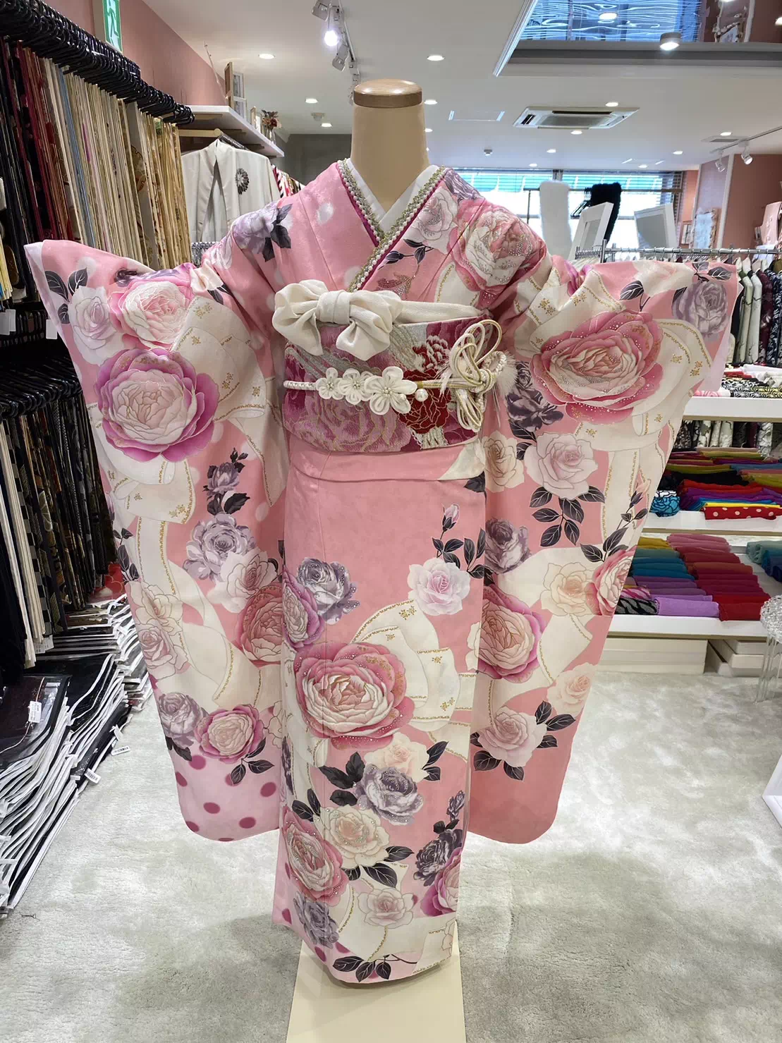 TAKAZEN姫路店　加古川市　高砂市　たつの市　人気振袖　振袖レンタル　姫路市　成人式　卒業式　袴　振袖　イマドキ振袖　香音　
