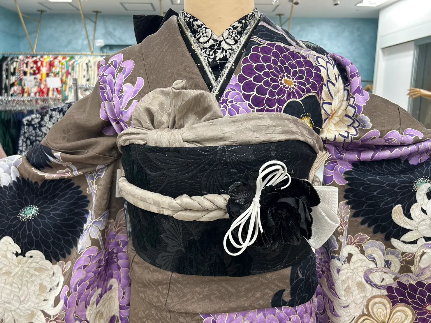 ヴｨンテージ　くすみ　振袖レンタル