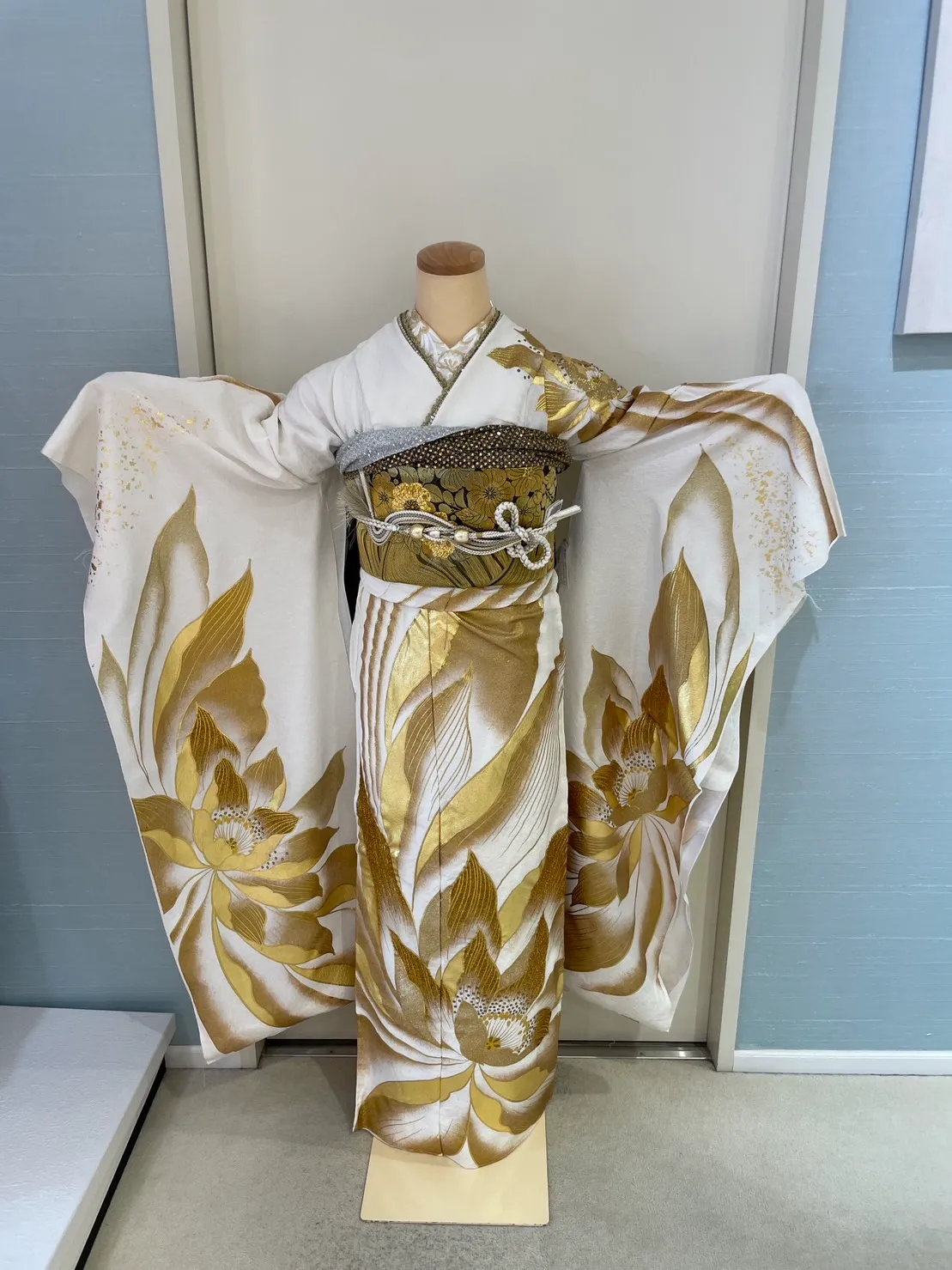 成人式　振袖レンタル　成人式振袖　2回目レンタル　モード系　かっこいい　モード　キラキラ　おしゃれ　イマドキ　