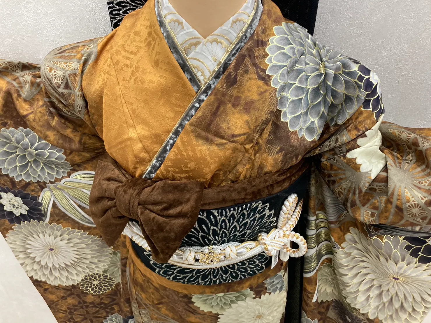 振袖レンタル　奈良　橿原　かわいい　おしゃれ　個性派　かわいい　かっこいい　くすみ　イマドキ　