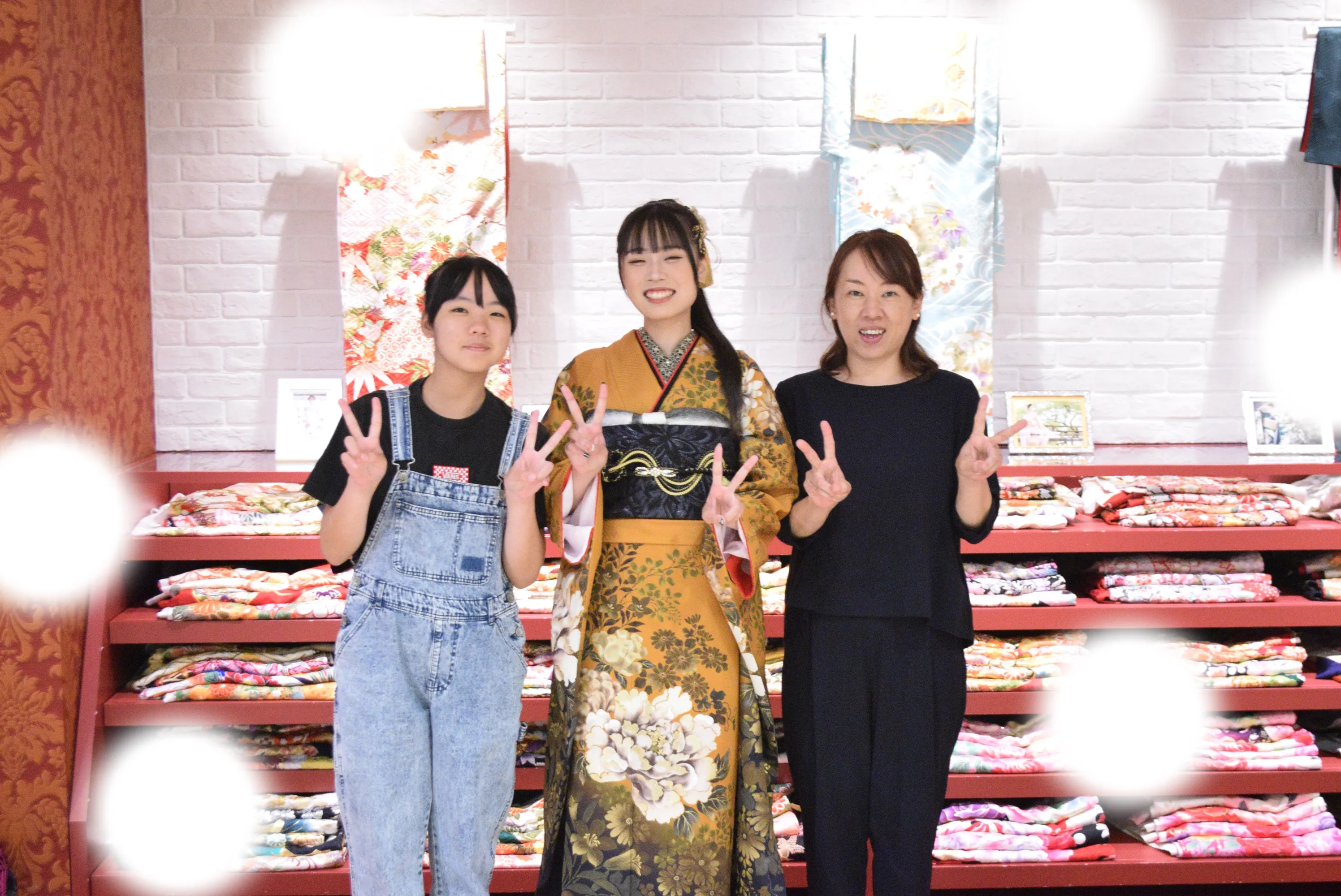 振袖　レンタル　袴　前撮り　大阪　梅田　かわいい　イマドキ　オシャレ　古典　くすみカラー　レース　ペット可　後撮り　モード　キラキラ　ヘップバーン