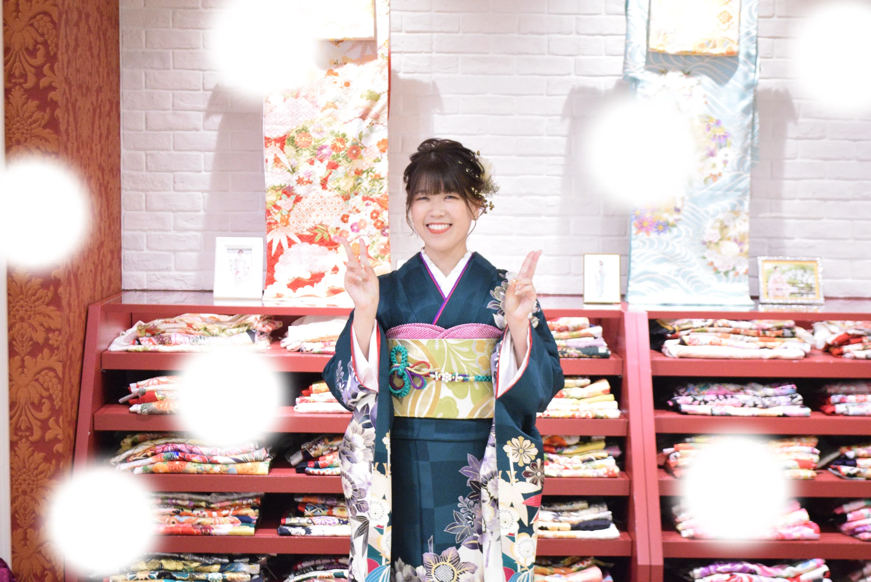 振袖　レンタル　袴　前撮り　大阪　梅田　かわいい　イマドキ　オシャレ　古典　くすみカラー　レース　ペット可　後撮り　モード　キラキラ　ヘップバーン