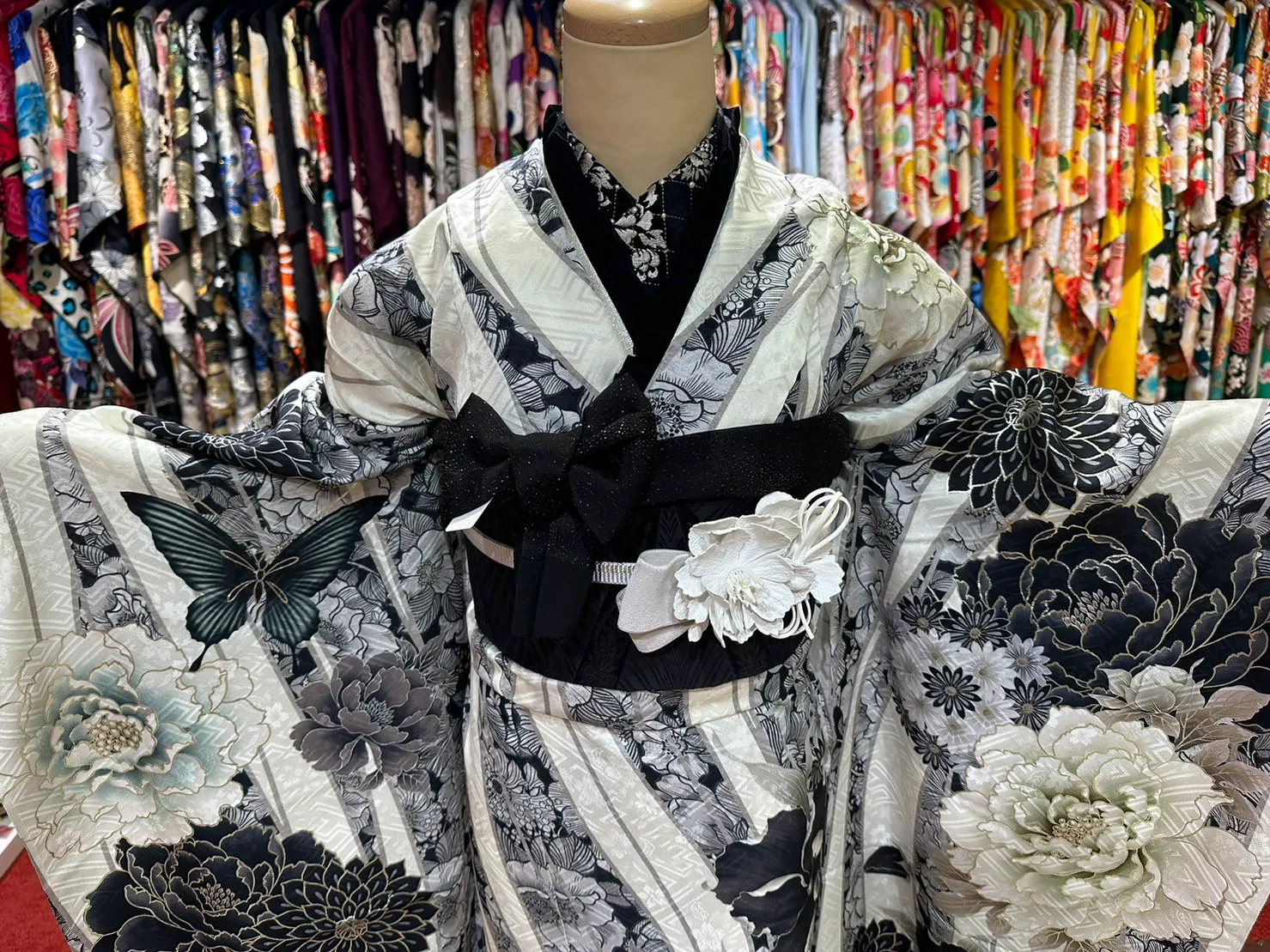 振袖　レンタル　袴　前撮り　かわいい　イマドキ　安い　新作　梅田　大阪　オシャレ　ヴィンテージ　個性的　メーカー