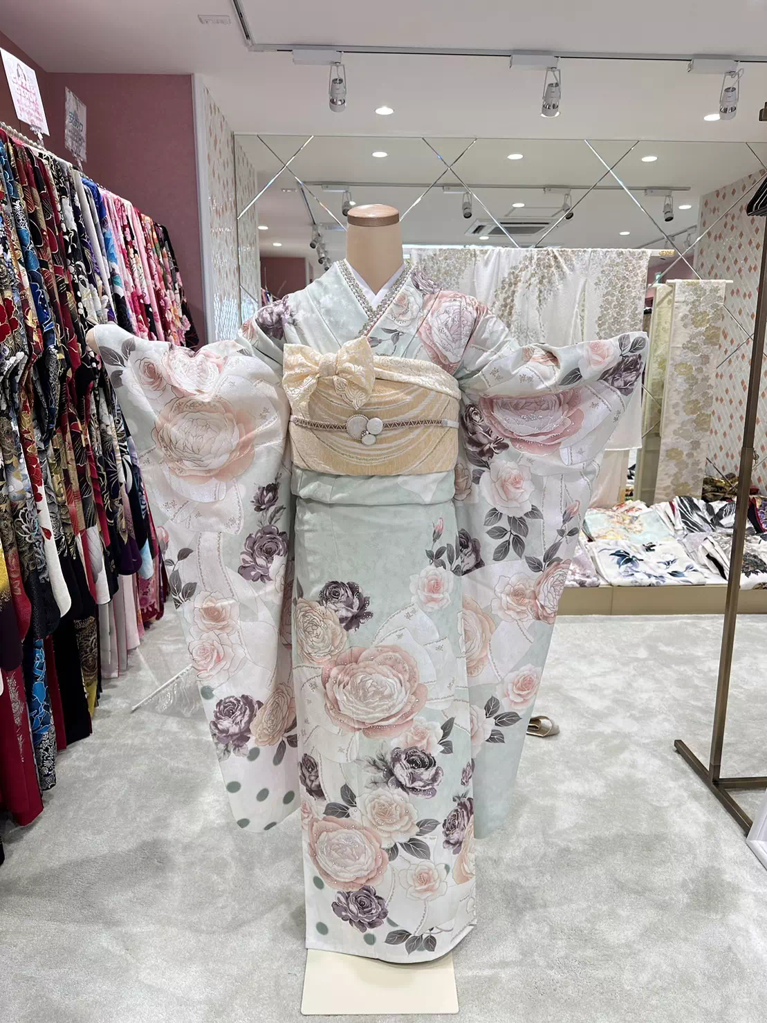 TAKAZEN姫路店　加古川市　高砂市　人気振袖　振袖レンタル　姫路市　成人式　卒業式　袴　振袖　イマドキ振袖　ヘップバーン　カワイイ