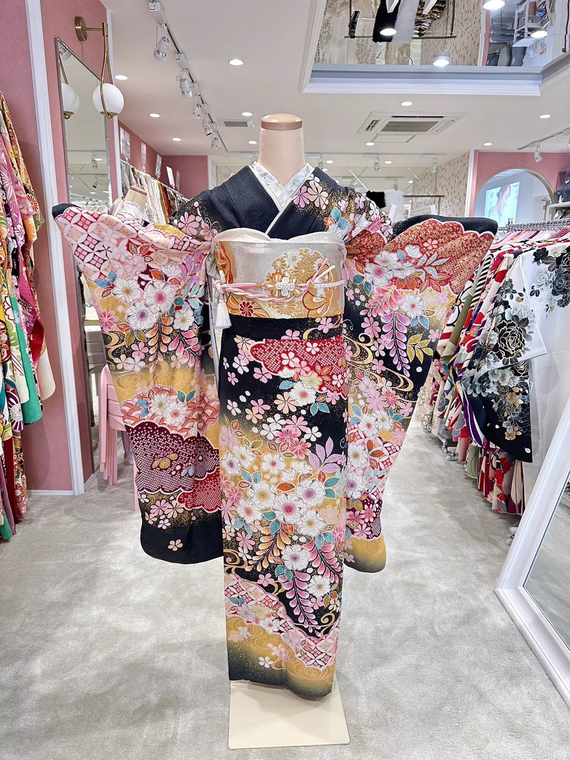 TAKAZEN姫路店　加古川市　高砂市　人気振袖　振袖レンタル　姫路市　成人式　卒業式　袴　振袖　イマドキ振袖　古典柄　はんなり