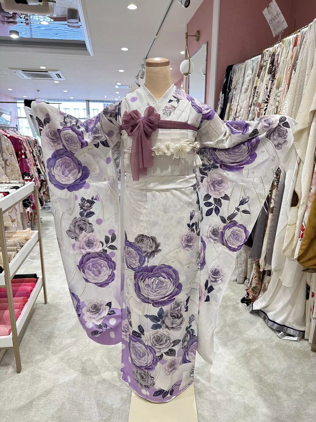 TAKAZEN姫路店　加古川市　高砂市　人気振袖　振袖レンタル　姫路市　成人式　卒業式　袴　振袖　イマドキ振袖　ヘップバーン　キラキラ　