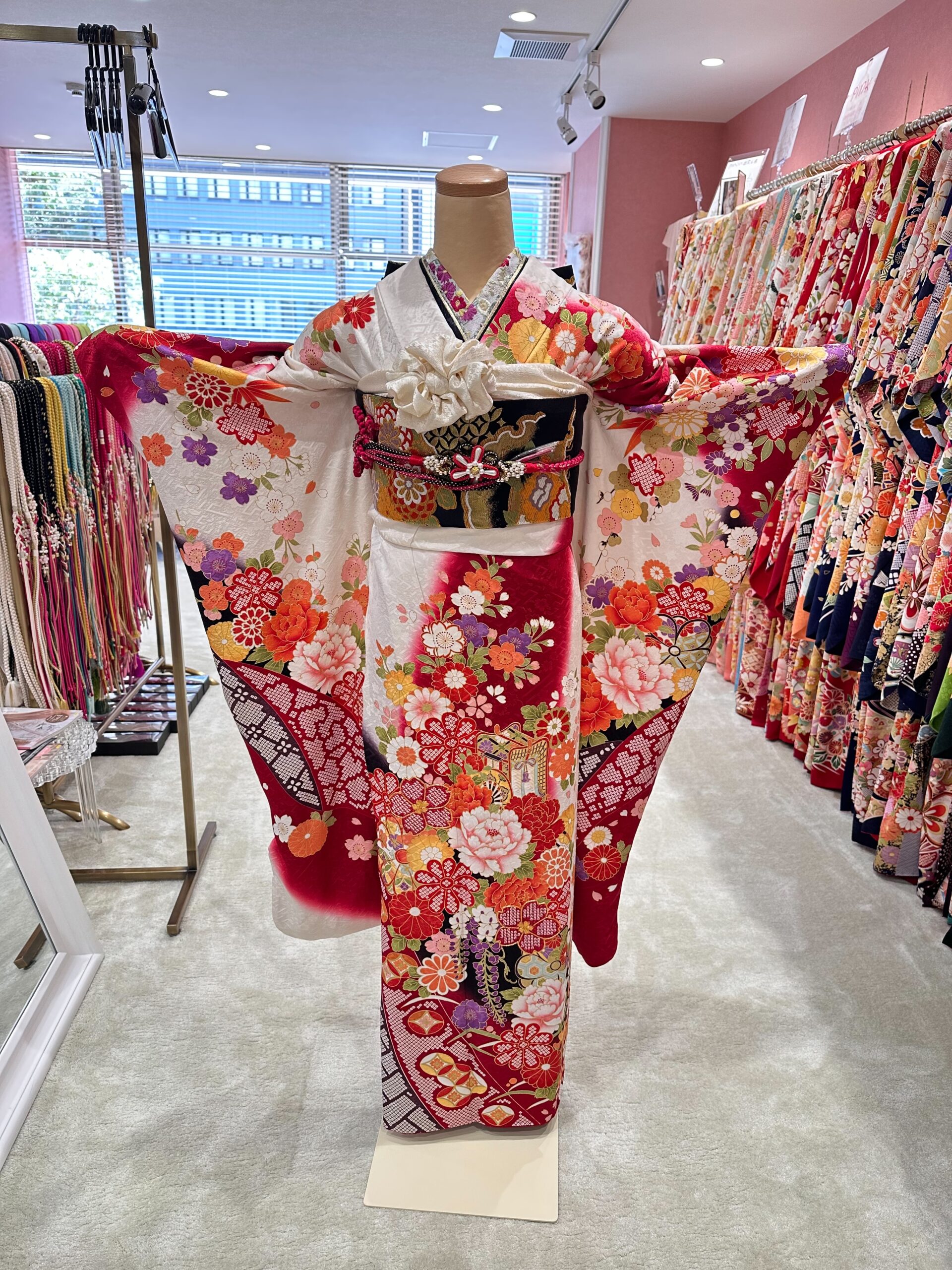 TAKAZEN姫路店　姫路市　成人式　卒業式　袴　振袖　イマドキ振袖　古典柄　口コミ　振袖レンタル　イマドキコーディネート　姫路市振袖レンタル　takazen　2024年成人 2025年成人　成人式　