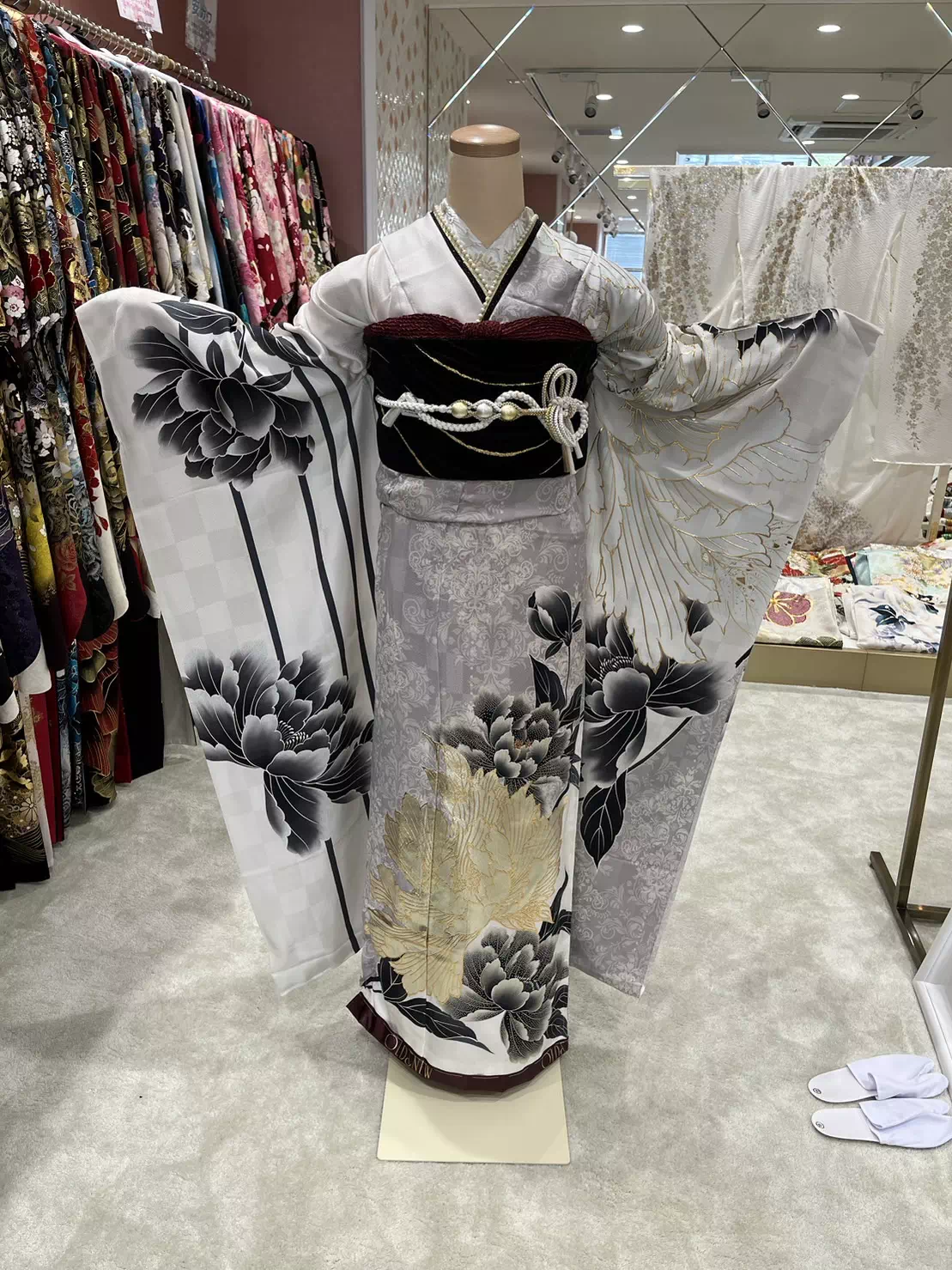 TAKAZEN姫路店　加古川市　高砂市　人気振袖　振袖レンタル　姫路市　成人式　卒業式　袴　振袖　イマドキ振袖　くすみカラー　大人カワイイ