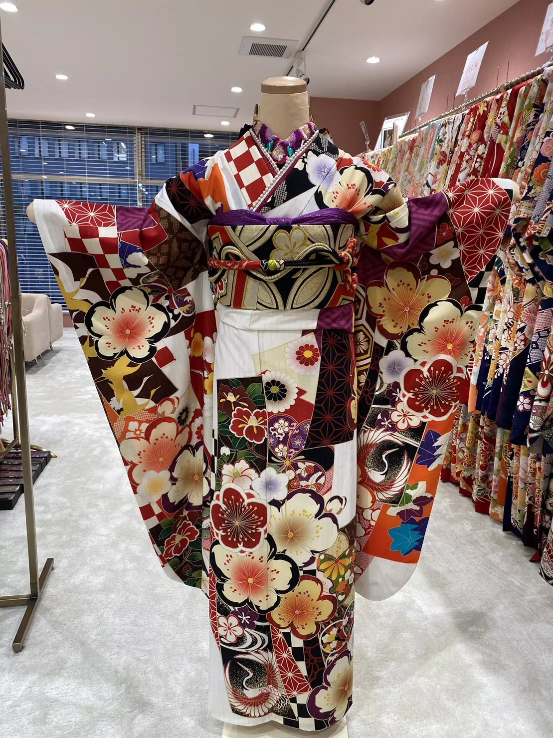 TAKAZEN姫路店　振袖レンタル　加古川市　たつの市　姫路市　成人式　卒業式　袴　振袖　イマドキ振袖　香音　