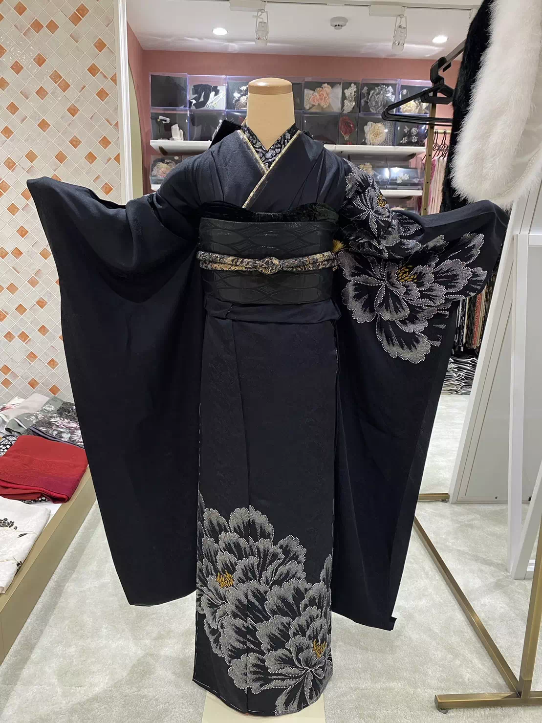 TAKAZEN姫路店　加古川市　高砂市　人気振袖　振袖レンタル　姫路市　成人式　卒業式　袴　振袖　イマドキ振袖　黒　ヴィンテージスタイル　