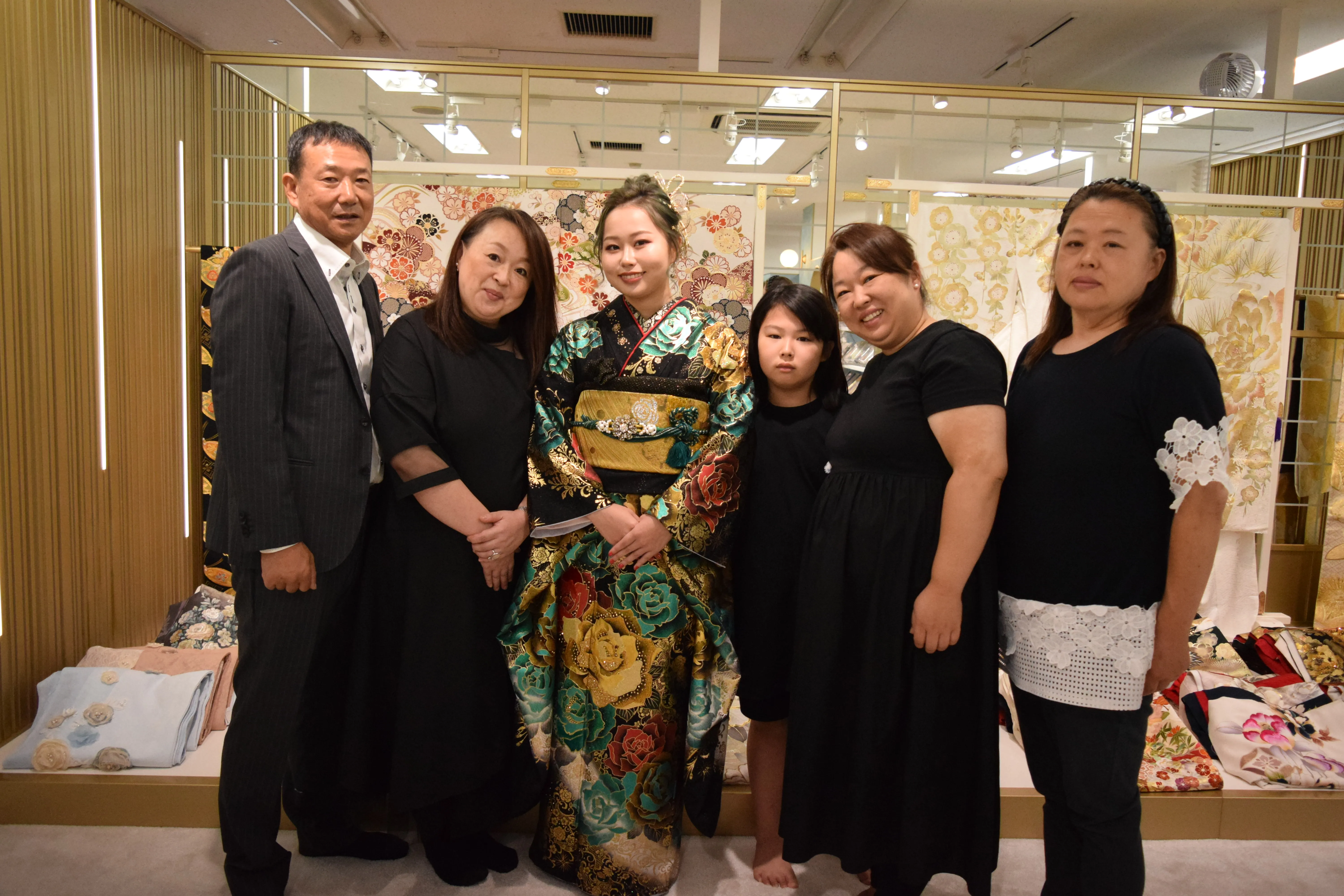 前撮り　振袖　撮影会　モード　グリーンカラー　　大阪　なんば　心斎橋