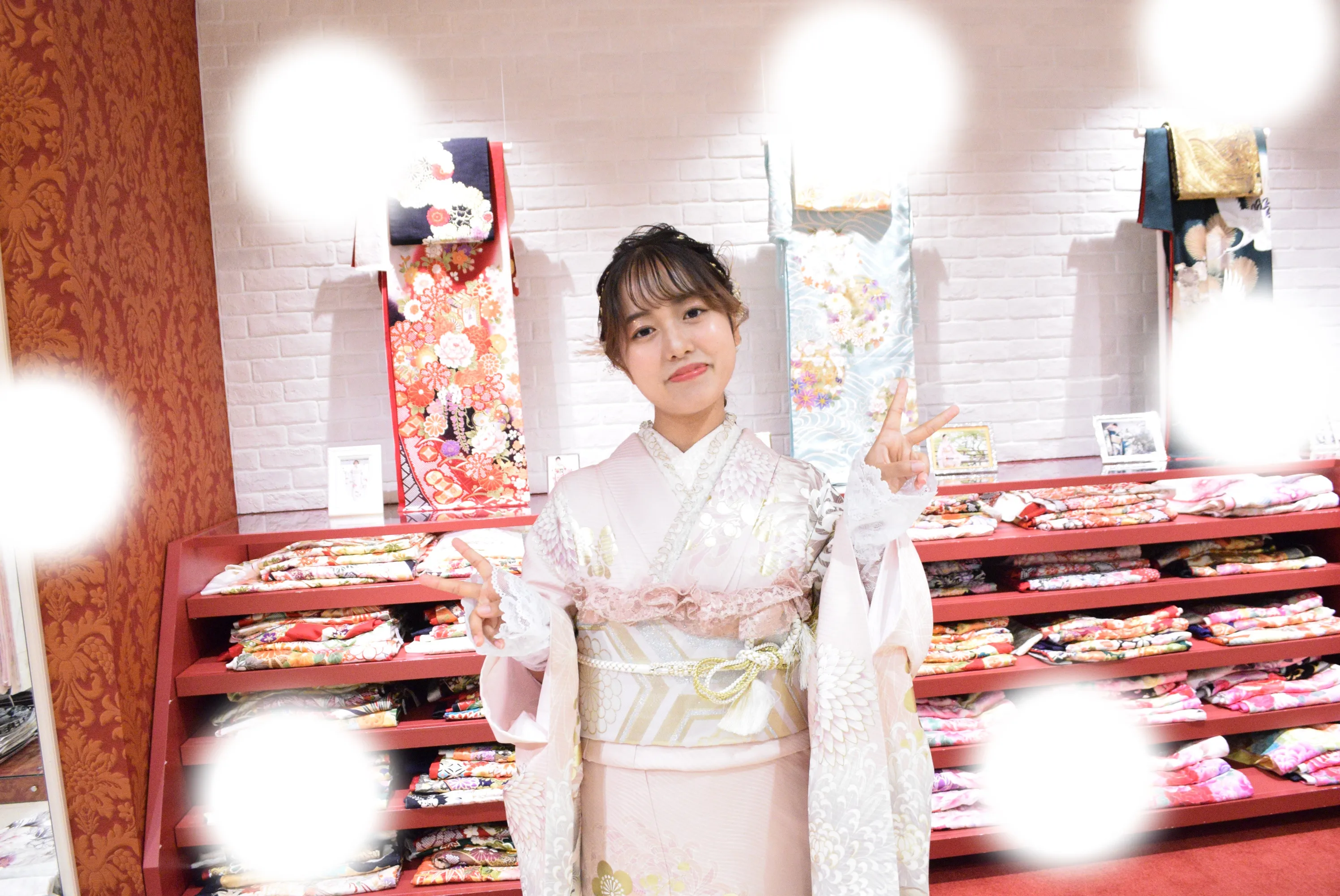 袴　振袖　レンタル　大阪　梅田　安い　かわいい　イマドキ　くすみカラー　レース　オシャレ　派手　被らない　個性的　シンプル　前撮り　ペット可