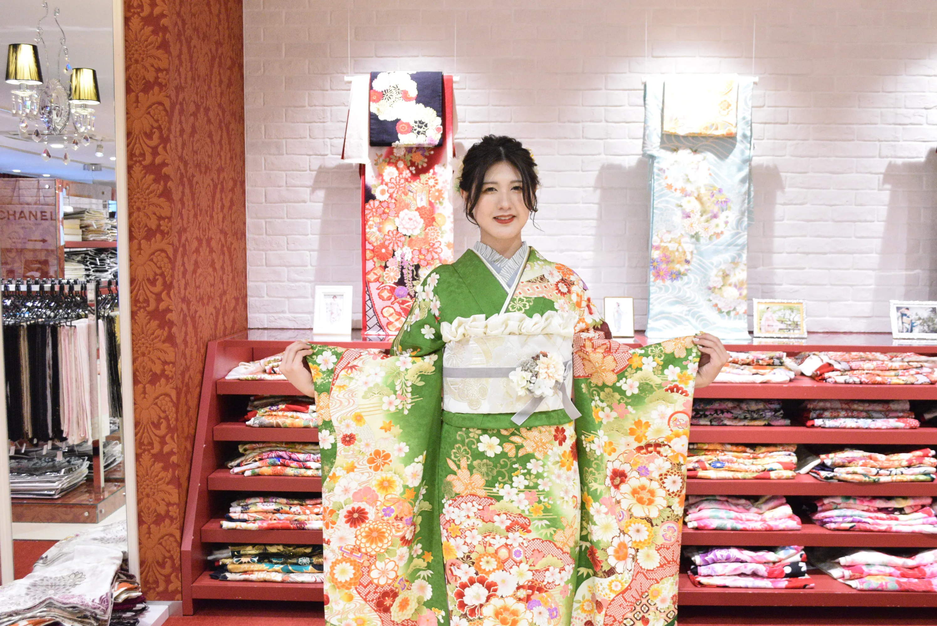 袴　振袖　レンタル　大阪　梅田　安い　かわいい　イマドキ　くすみカラー　レース　オシャレ　派手　被らない　個性的　シンプル　前撮り　ペット可