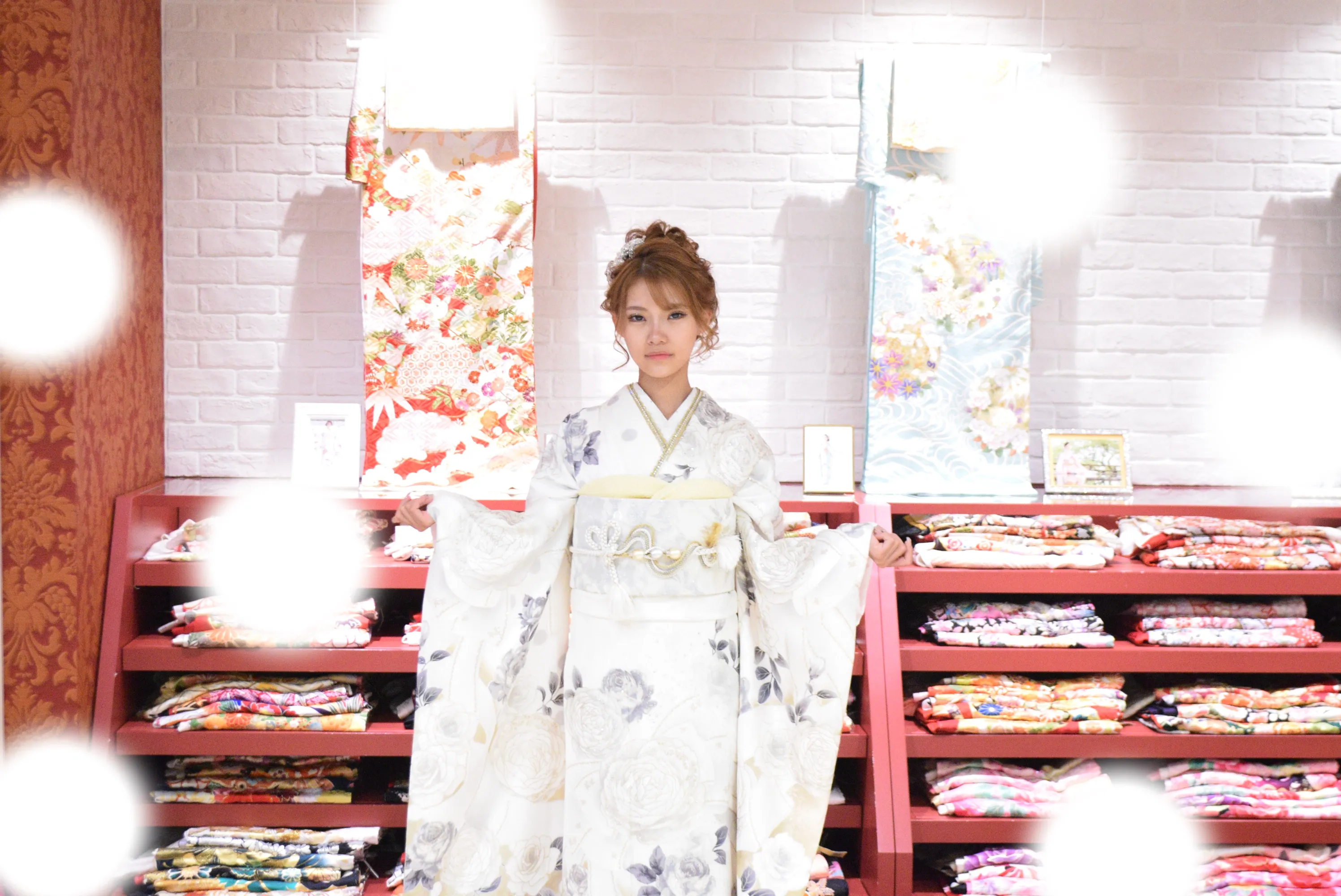 振袖　レンタル　袴　前撮り　大阪　梅田　かわいい　イマドキ　オシャレ　古典　くすみカラー　レース　ペット可　後撮り　モード　キラキラ　ヘップバーン