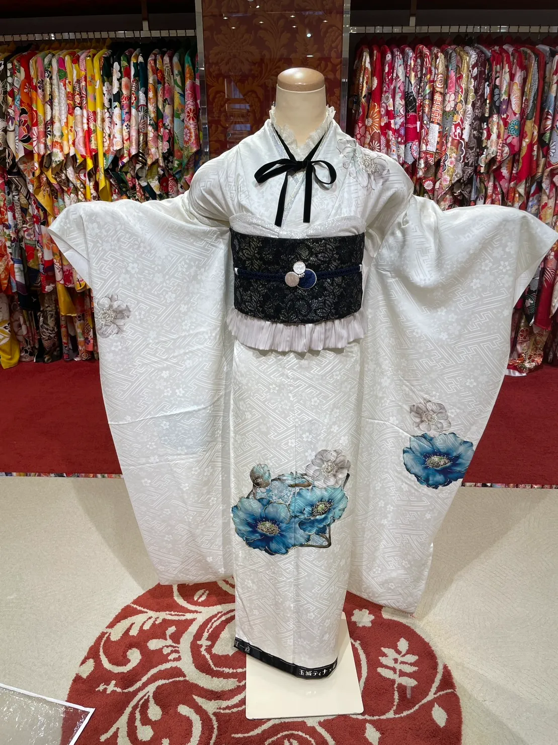 成人式　振袖　梅田　玉城ティナ
