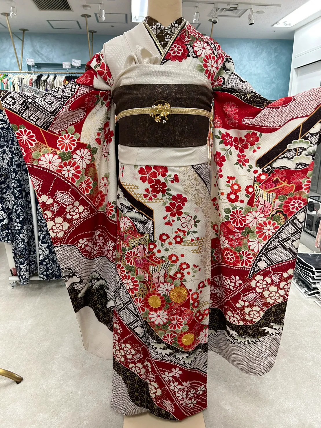 振袖レンタル　古典柄　白地　　王道