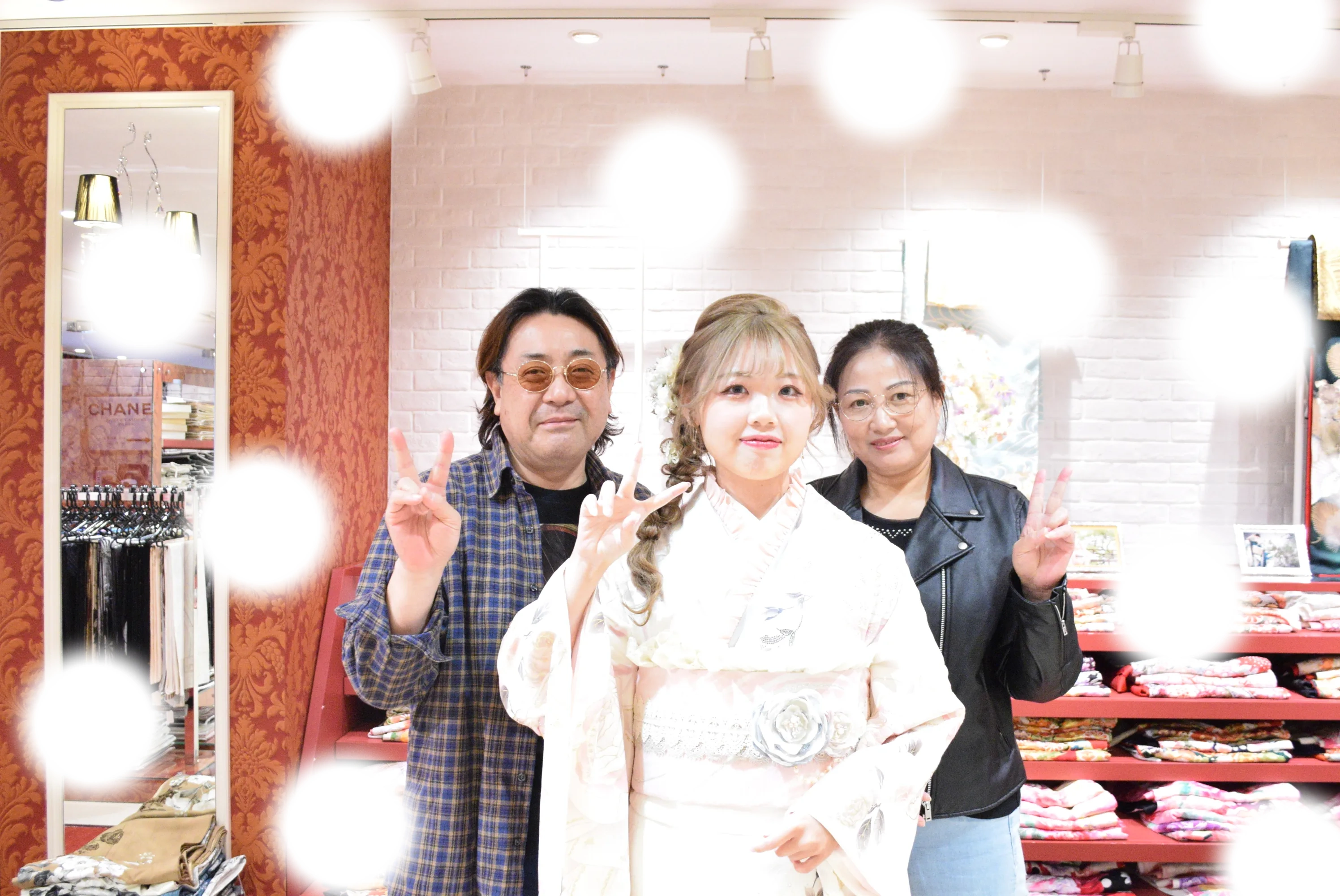 袴　振袖　レンタル　大阪　梅田　安い　かわいい　イマドキ　くすみカラー　レース　オシャレ　派手　被らない　個性的　シンプル　前撮り　ペット可