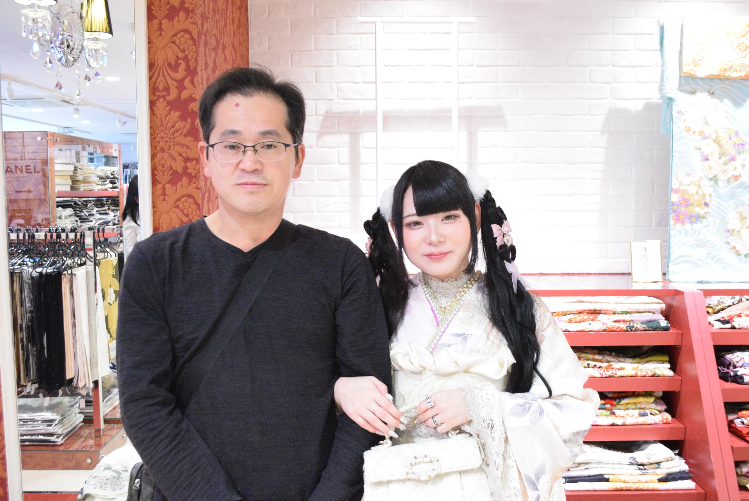 袴　振袖　レンタル　大阪　梅田　安い　かわいい　イマドキ　くすみカラー　レース　オシャレ　派手　被らない　個性的　シンプル　前撮り　ペット可
