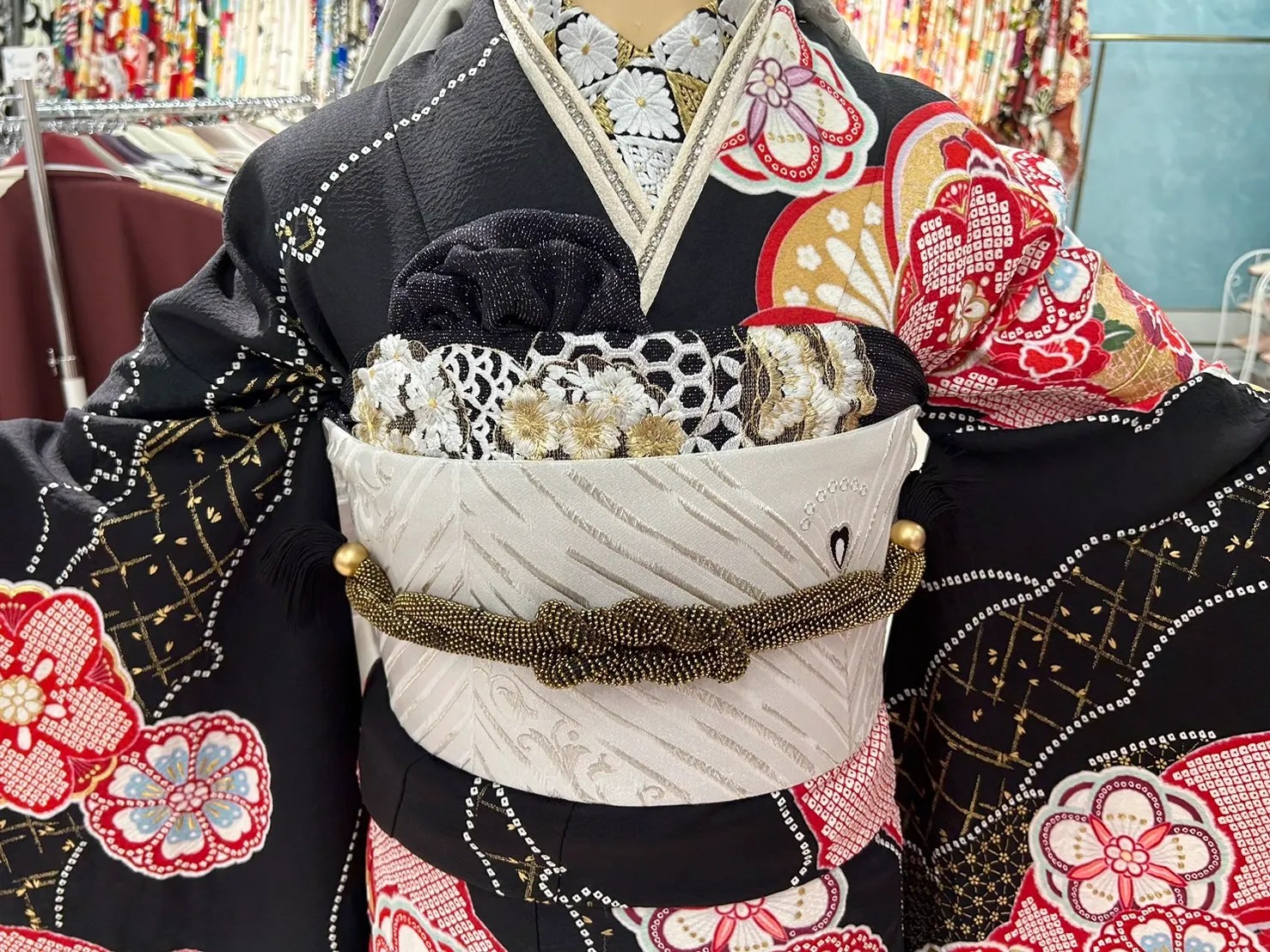 大阪　なんば　レンタル　赤黒　前撮り　振袖　モード