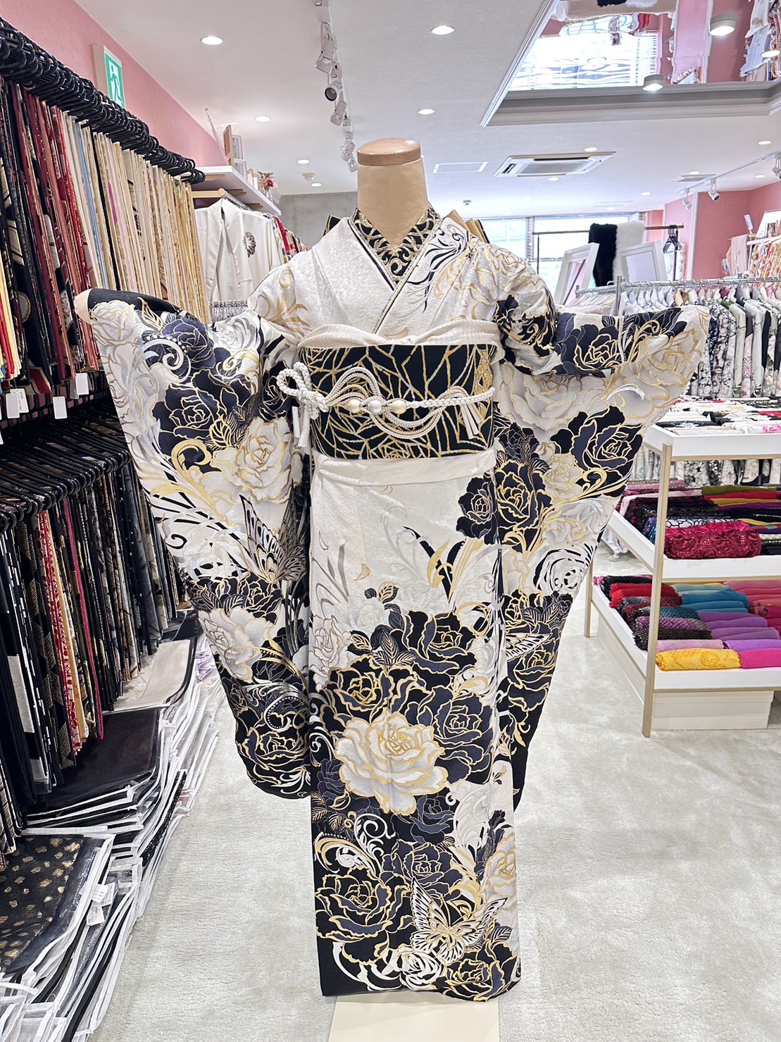 TAKAZEN姫路店　加古川　たつの市　高砂市　姫路市　成人式　卒業式　袴　振袖　イマドキ振袖　香音　