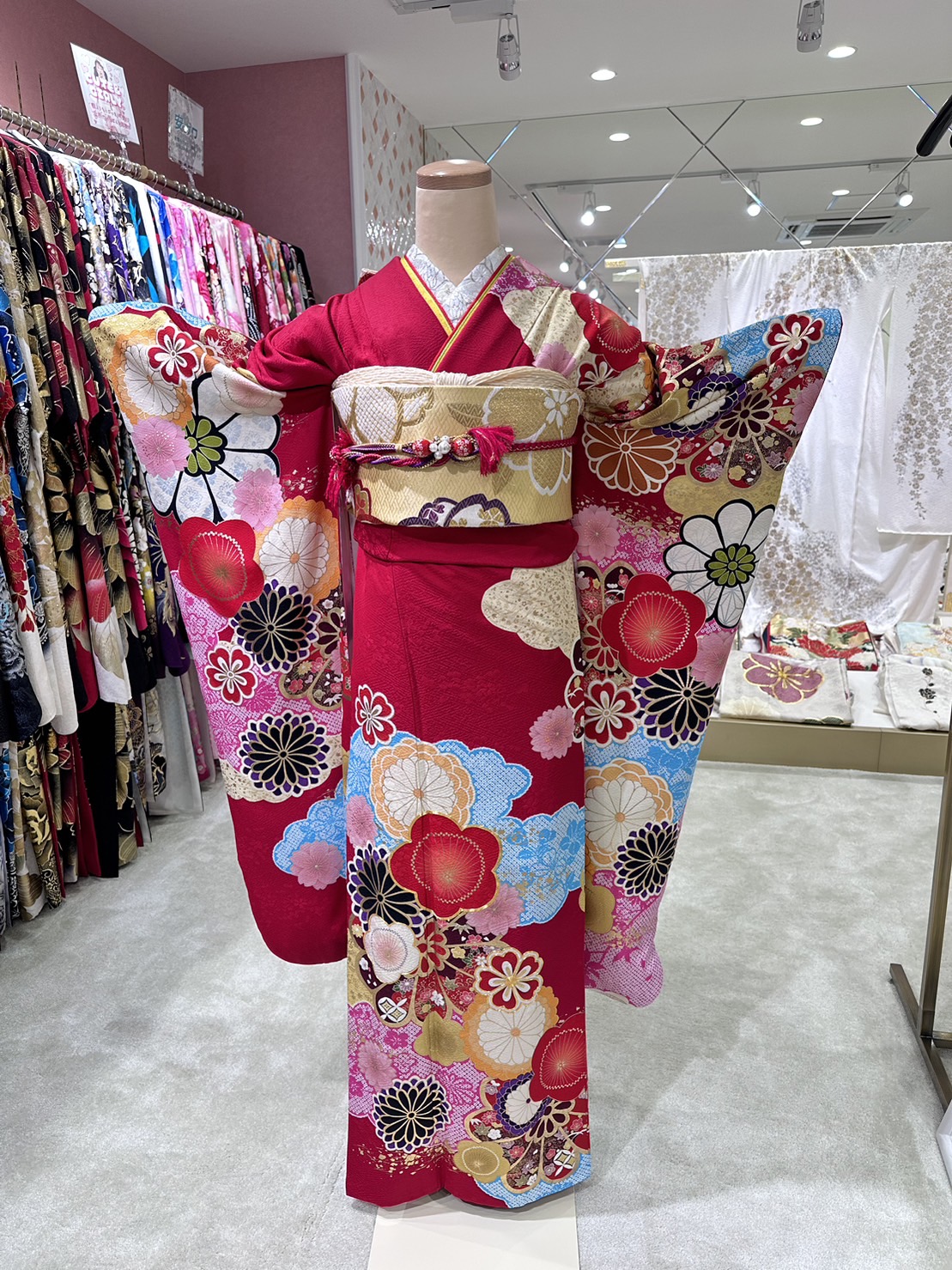 【TAKAZEN姫路店】♡安カワの真っ赤な古典振袖のご紹介♡
