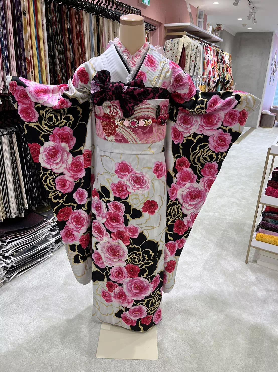 TAKAZEN姫路店　加古川市　高砂市　人気振袖　振袖レンタル　姫路市　成人式　卒業式　袴　振袖　イマドキ振袖　キュート＆ガーリー　カワイイ