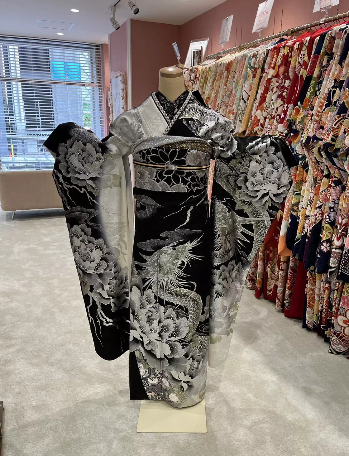 TAKAZEN姫路店　加古川市　高砂市　人気振袖　振袖レンタル　姫路市　成人式　卒業式　袴　振袖　イマドキ振袖　キラキラ　ジャパンモード
