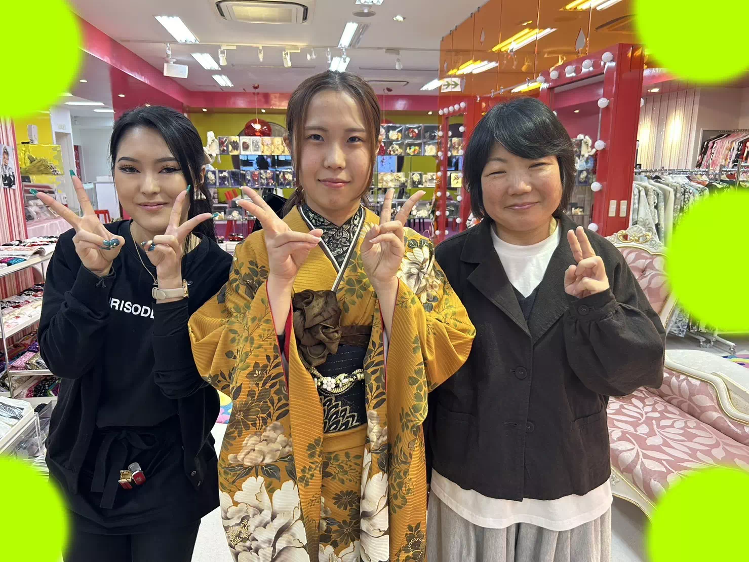 【TAKAZEN神戸三宮店】♡15日　お花柄が素敵な黄色いヴィンテージスタイルのお振袖姫ちゃんたち♡