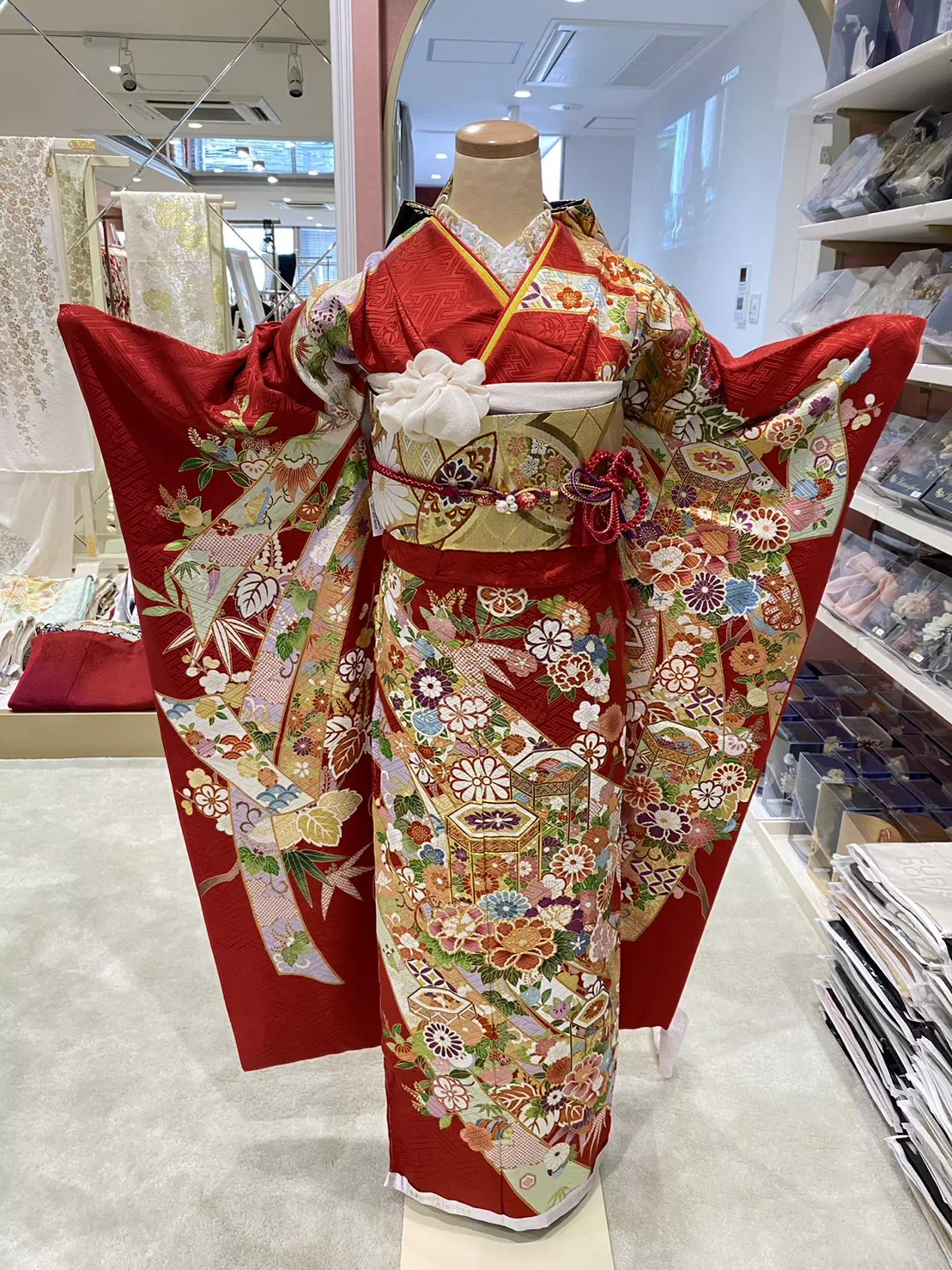 TAKAZEN姫路店　加古川市　たつの市　振袖レンタル　人気振袖　姫路市　成人式　卒業式　袴　振袖　イマドキ振袖　香音　