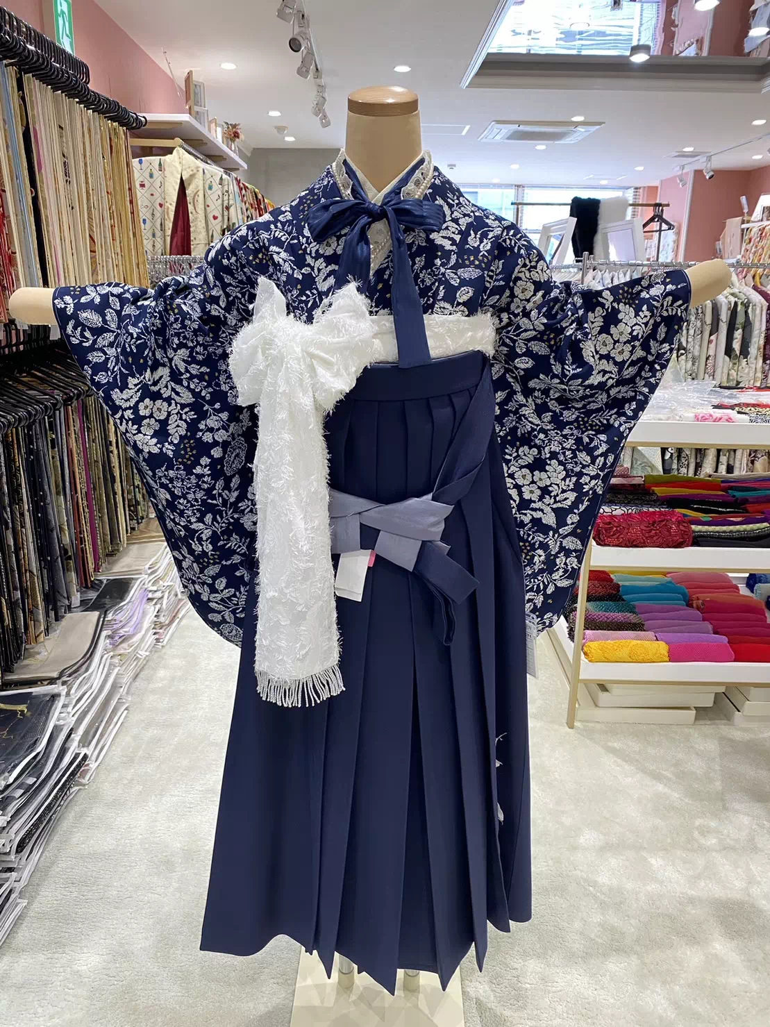 TAKAZEN姫路店　加古川市　たつの市　高砂市　岡山市　宍粟市　卒業式　袴レンタル　人気袴　姫路市姫路市　成人式　卒業式　袴　振袖　イマドキ振袖　香音　