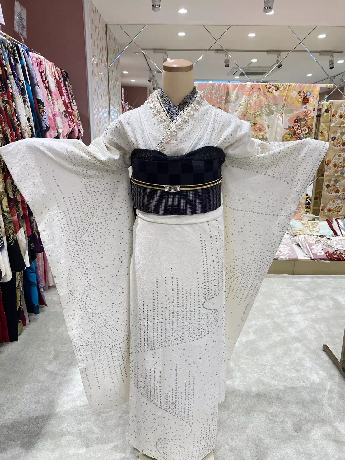 TAKAZEN姫路店　加古川市　高砂市　人気振袖　振袖レンタル　姫路市　成人式　卒業式　袴　振袖　イマドキ振袖　キラキラ　レトロ　イマドキ