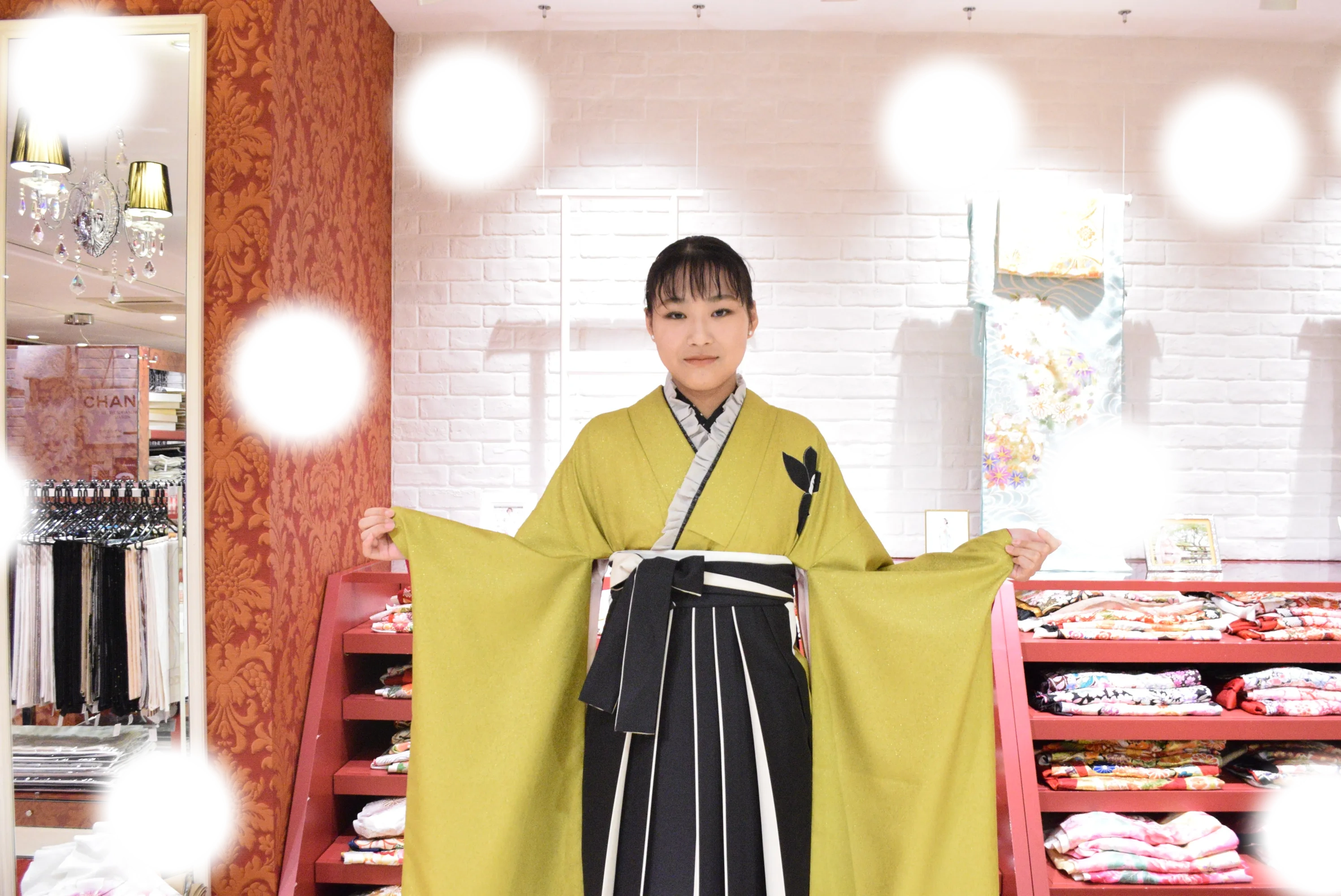 袴　振袖　レンタル　大阪　梅田　安い　かわいい　イマドキ　くすみカラー　レース　オシャレ　派手　被らない　個性的　シンプル　前撮り　ペット可