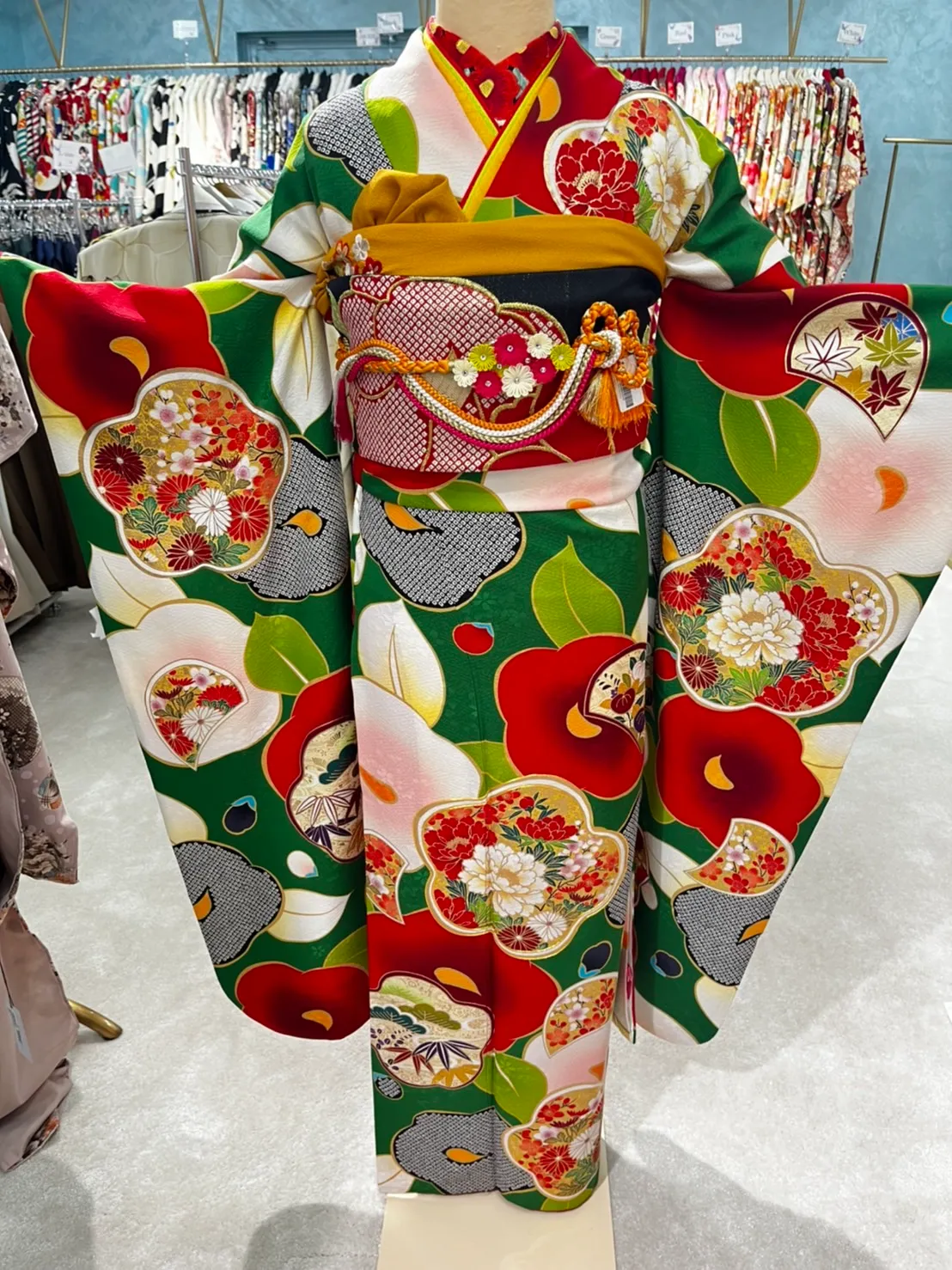 振袖レンタル　レトロ　赤　つばき　個性的