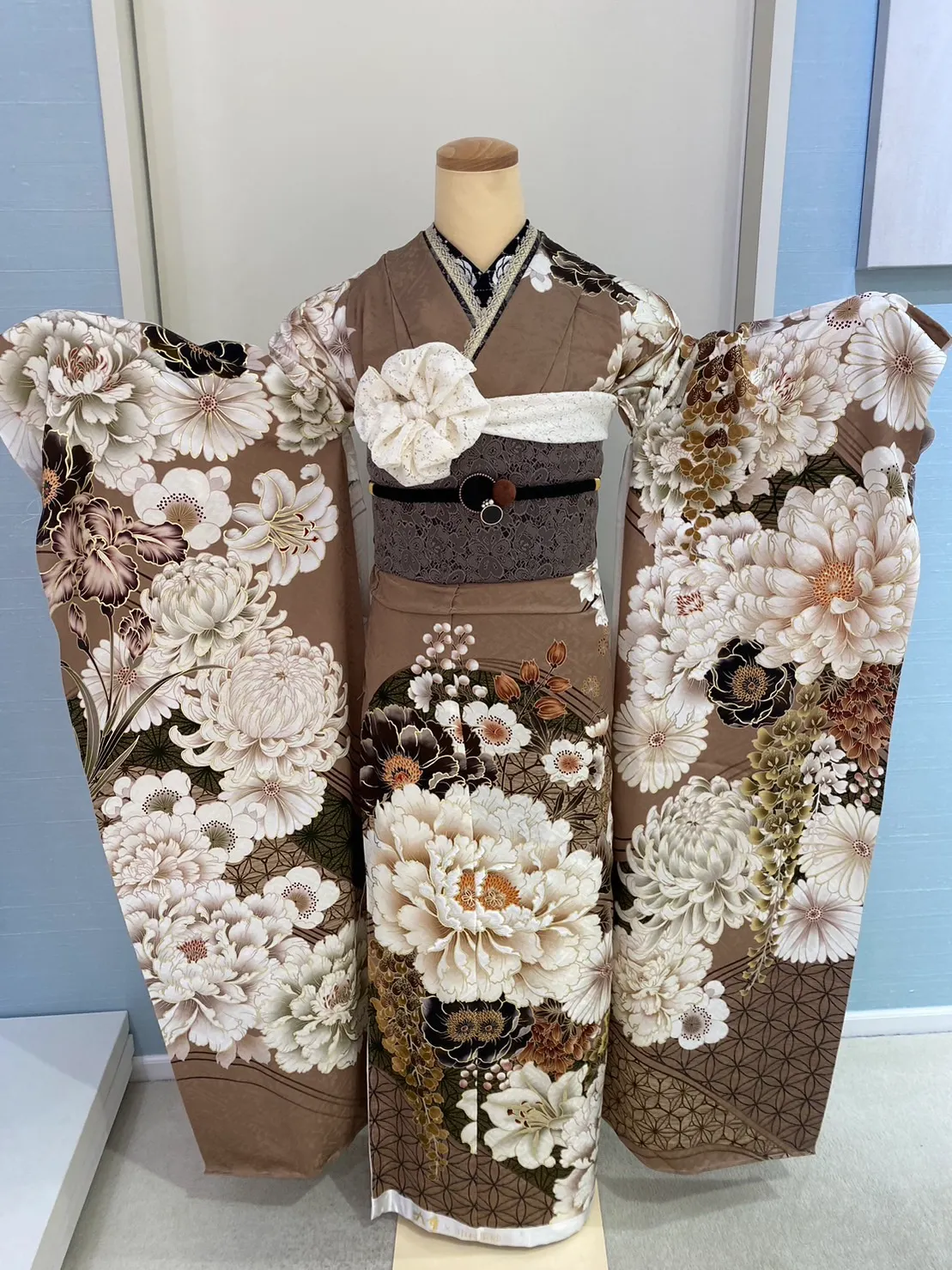 2024　2025　2026　成人式　振袖レンタル　中村リサ　くすみカラー