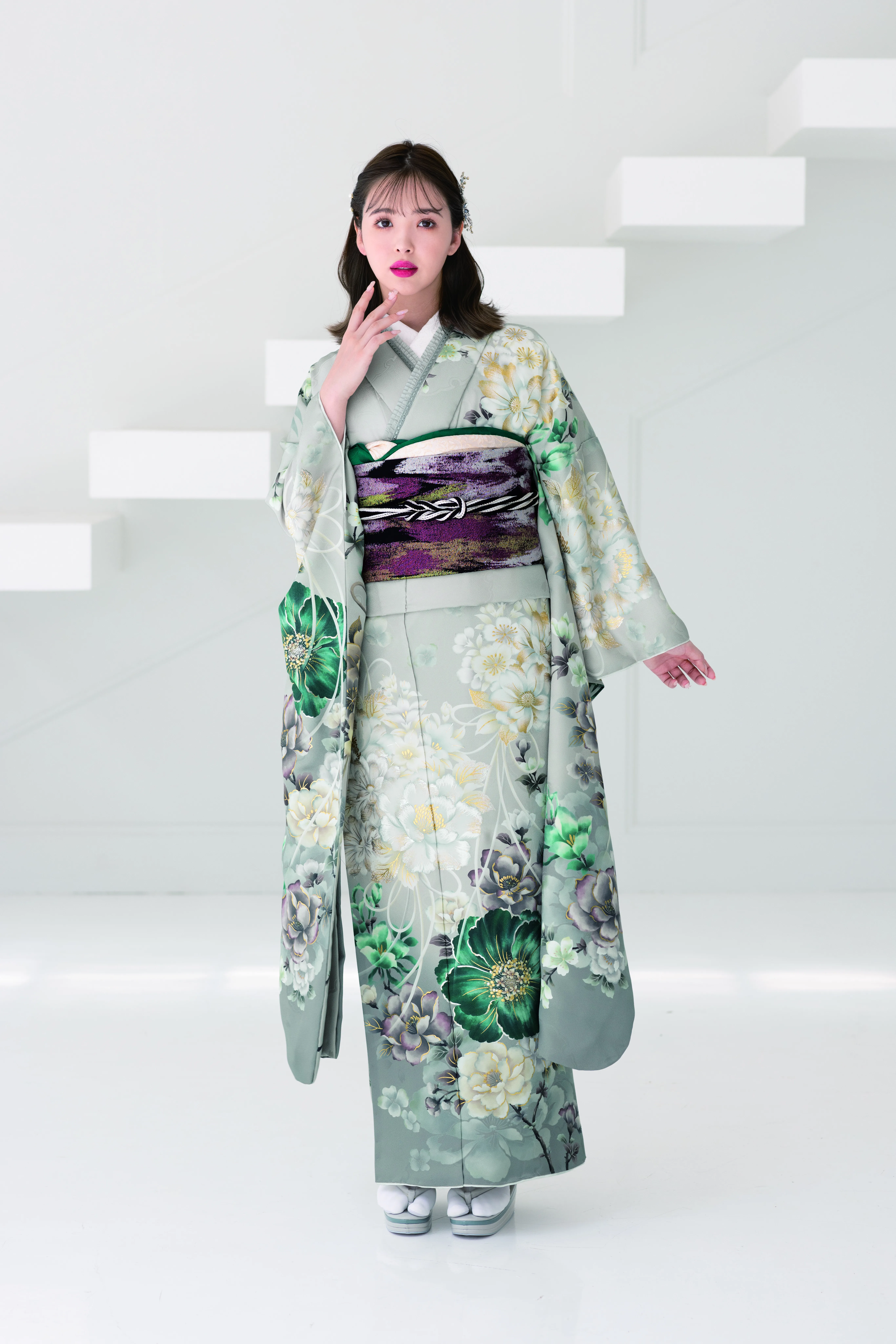 藤田ニコル　にこるん　振袖レンタル