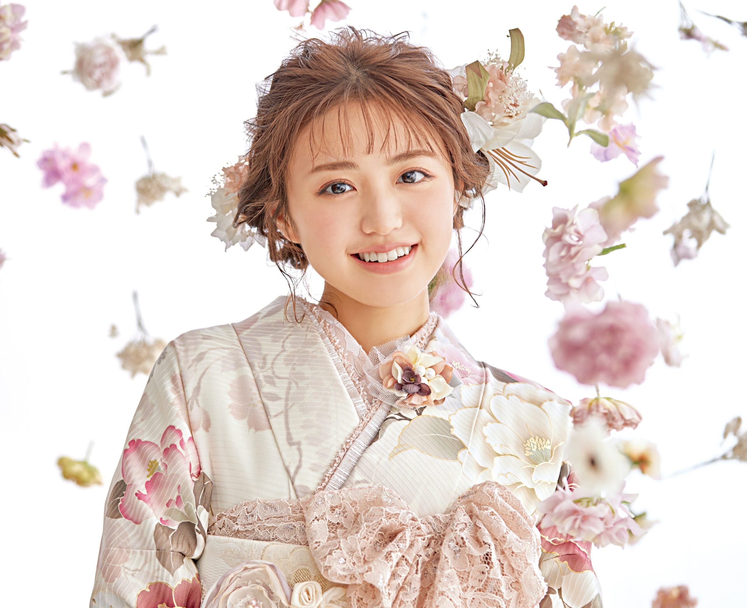 【TAKAZEN姫路店】♡4日　2027年成人式の方必見！香音ちゃん着用の女の子らしいくすみガーリー振袖♡