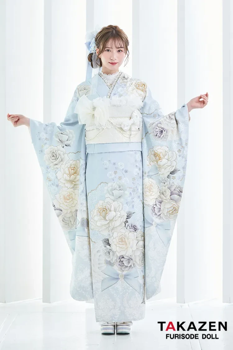 TAKAZENのレンタル振袖 ヘップバーンコスメカラー 水色/白/ミスティブルー バラ柄/ブーケ柄 かわいい エレガント リボン キラキラ おしゃれ 白宮みずほ【通販可】25003