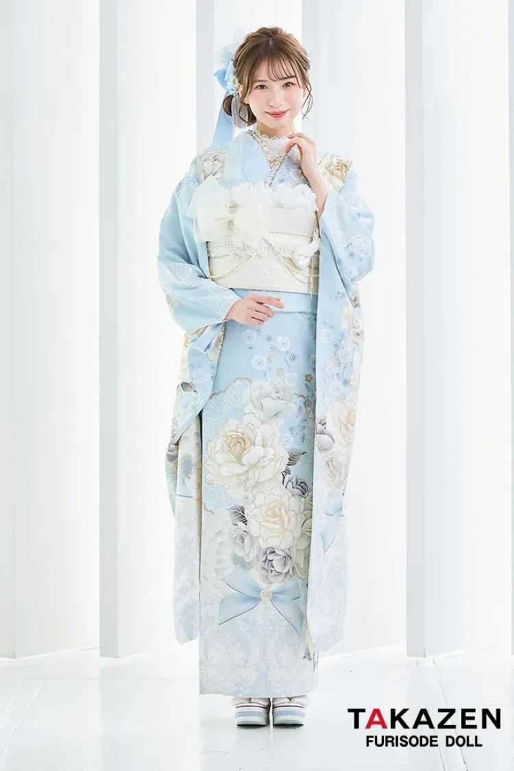 TAKAZENのレンタル振袖 ヘップバーンコスメカラー 水色/白/ミスティブルー バラ柄/ブーケ柄 かわいい エレガント リボン キラキラ おしゃれ 白宮みずほ【通販可】25003