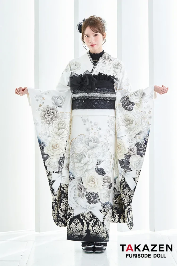 TAKAZENのレンタル振袖 ヘップバーンコスメカラー　白/黒/ゴールド　バラ柄/ブーケ柄　セレブ　エレガント　リボン　キラキラ　ドレッシー　白宮みずほ【通販可】25005